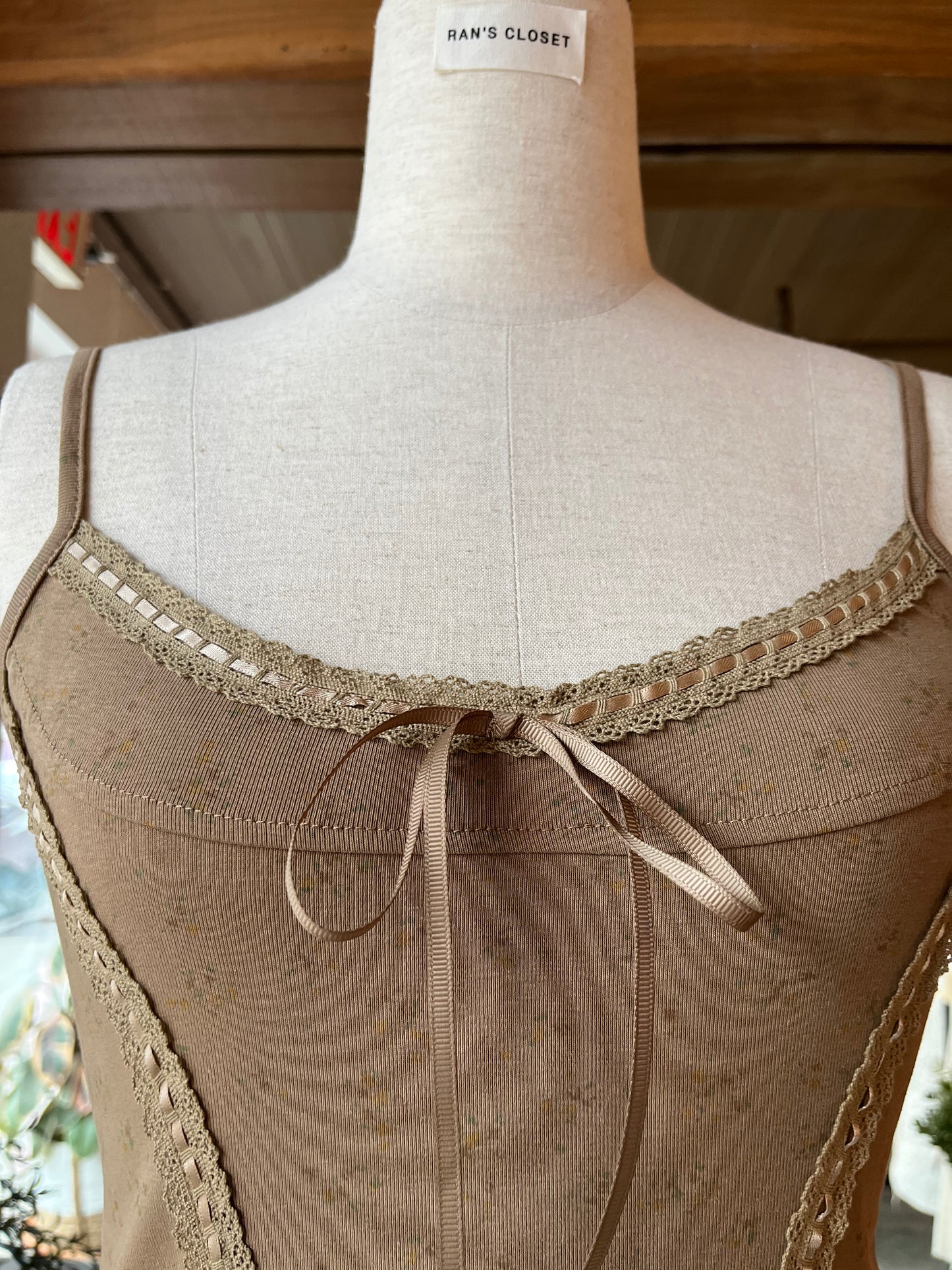 Four Buttoned Cardigan and Lace Detailed Tank Top Set