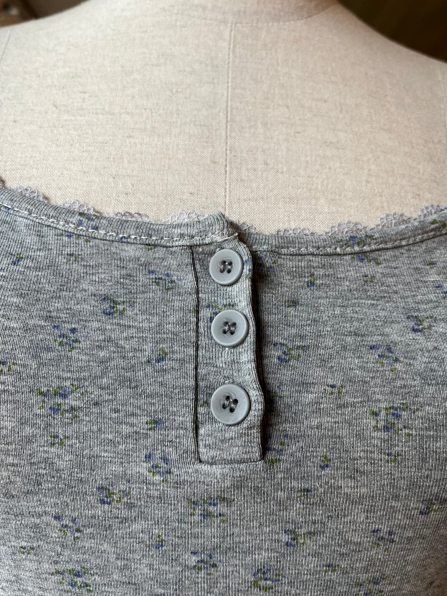 Floral Print Cropped Henley Tank Top