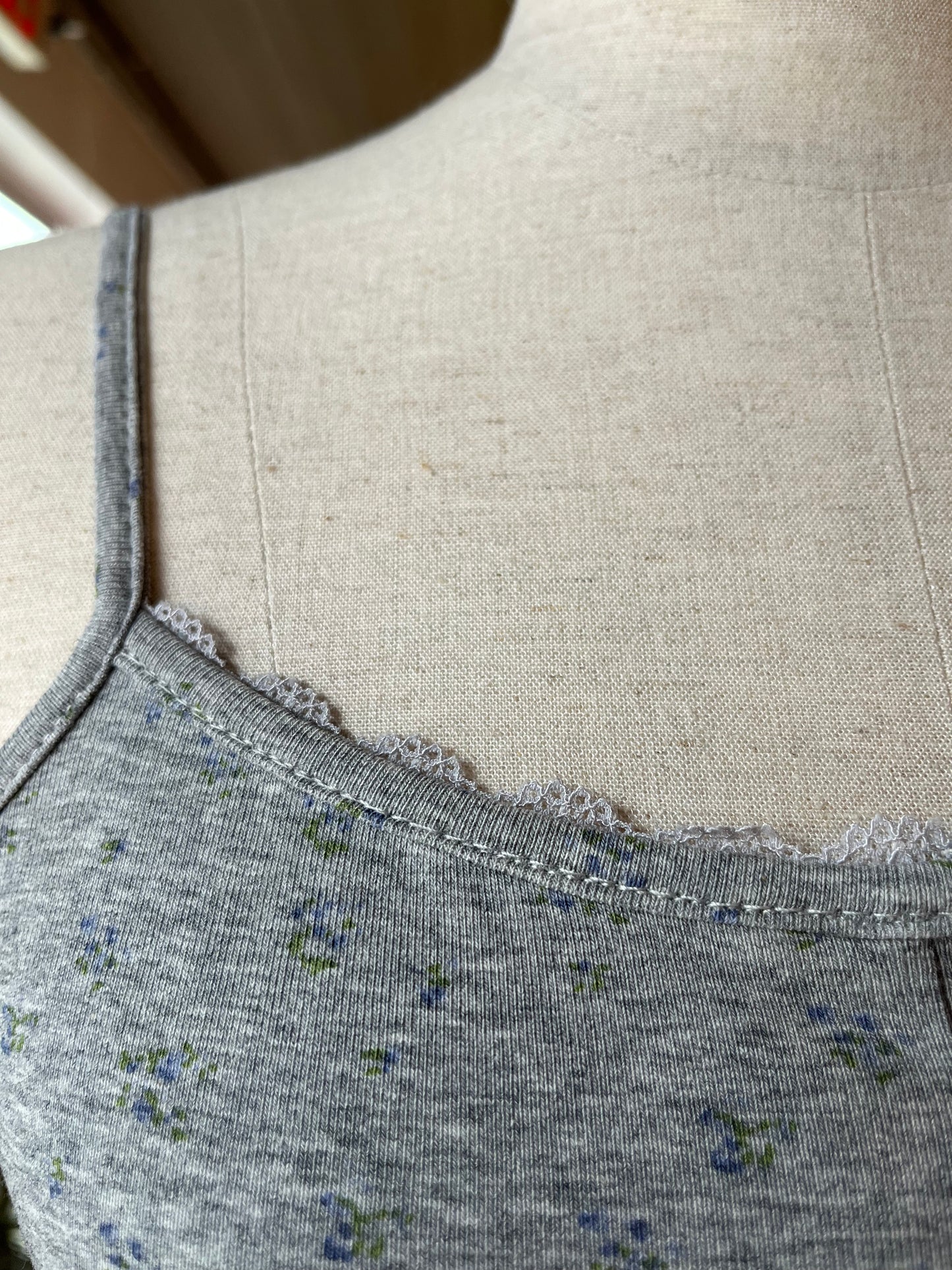 Floral Print Cropped Henley Tank Top