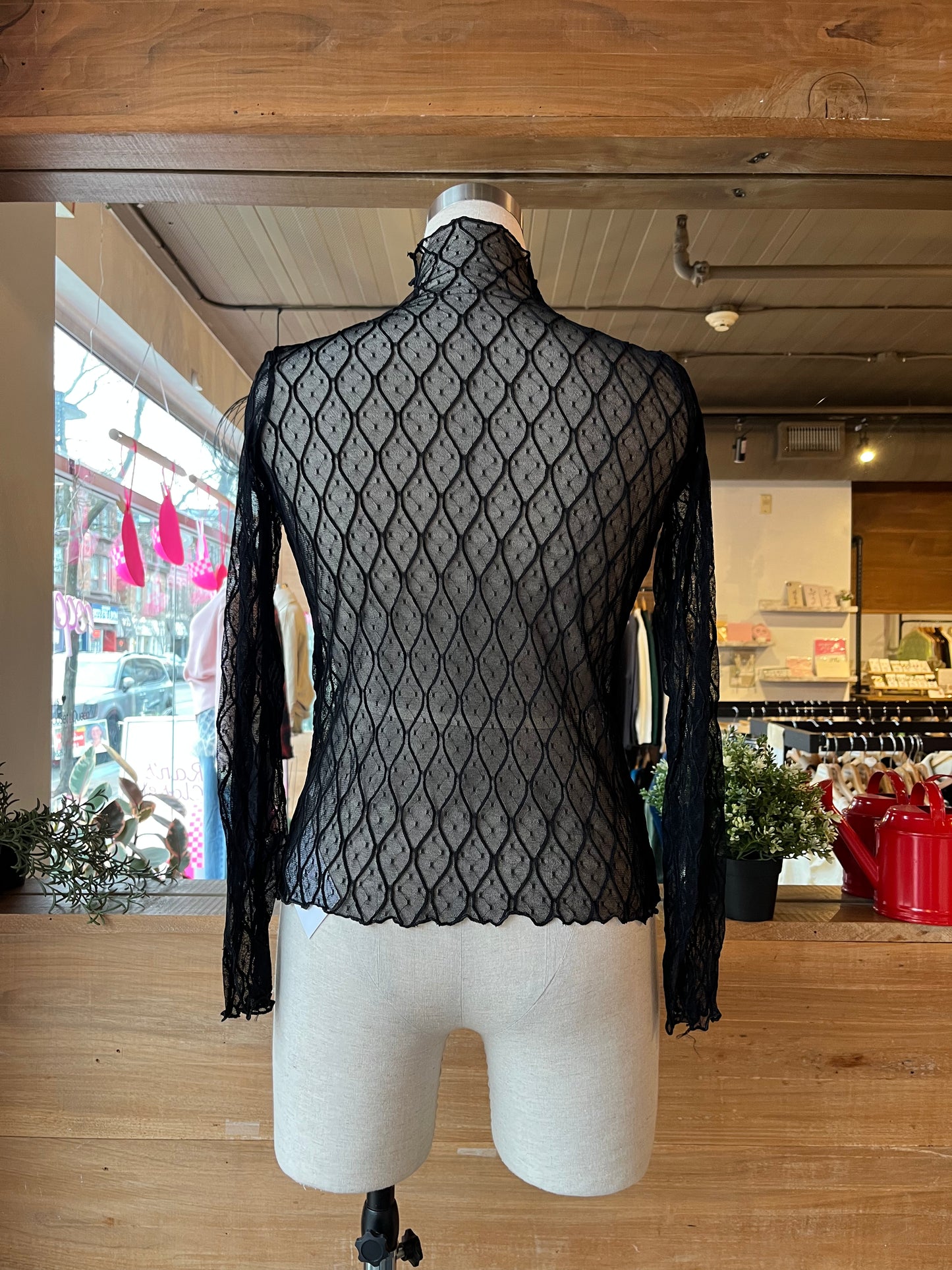 Sheer Diamond Pattern Turtle Neck