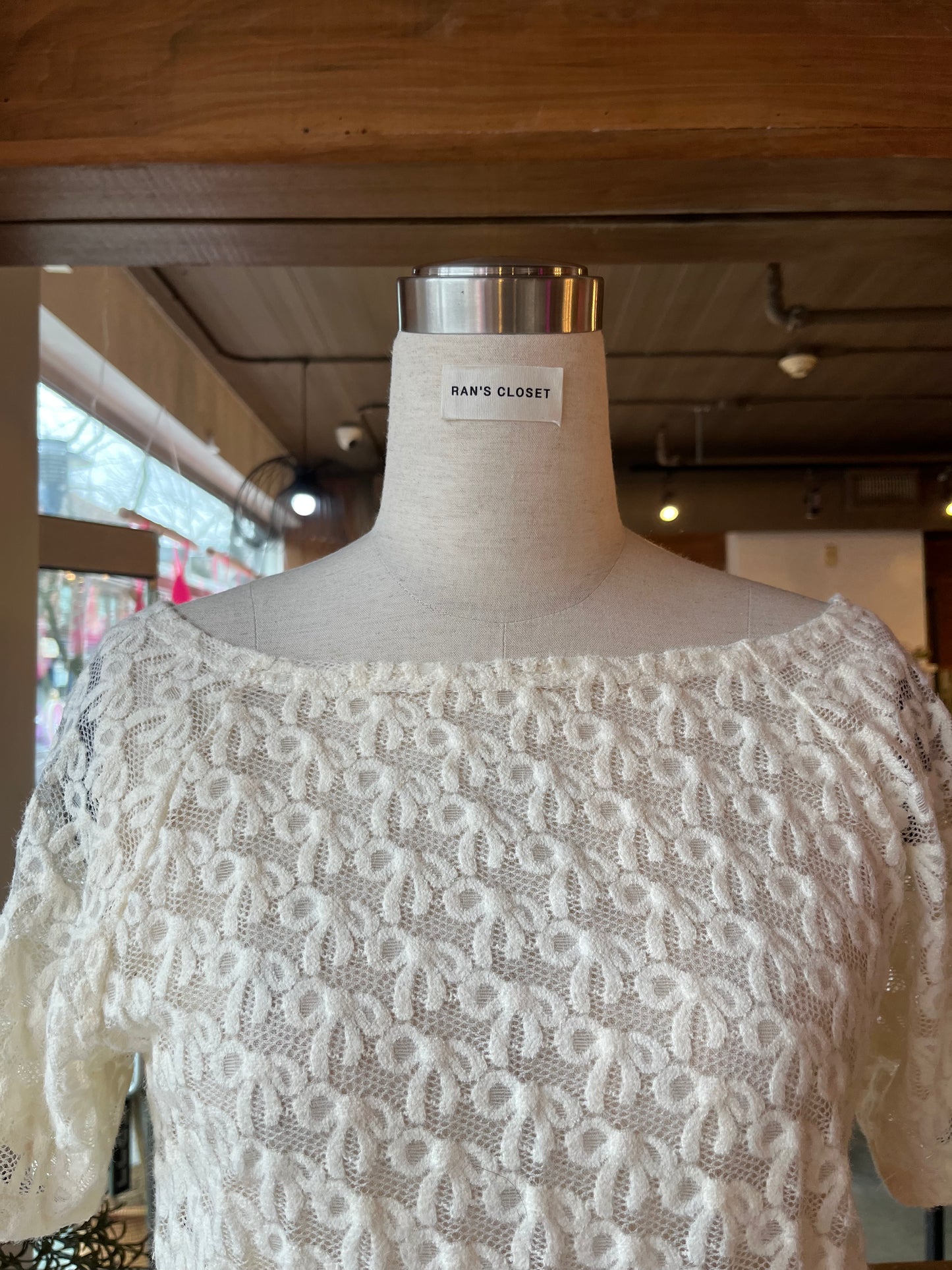 Short Sleeve Bow Patterned Mesh Top