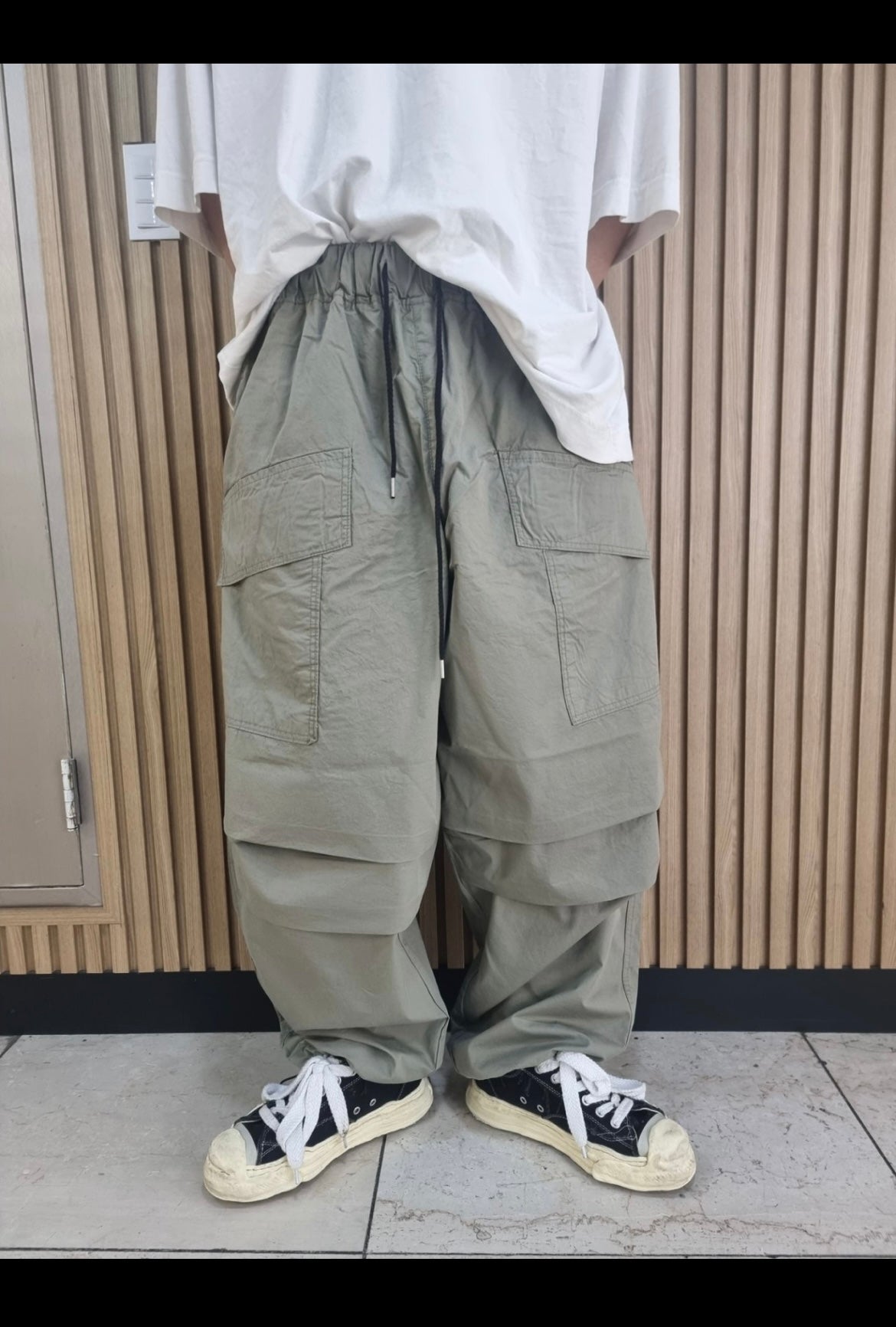 Basket over balloon pants