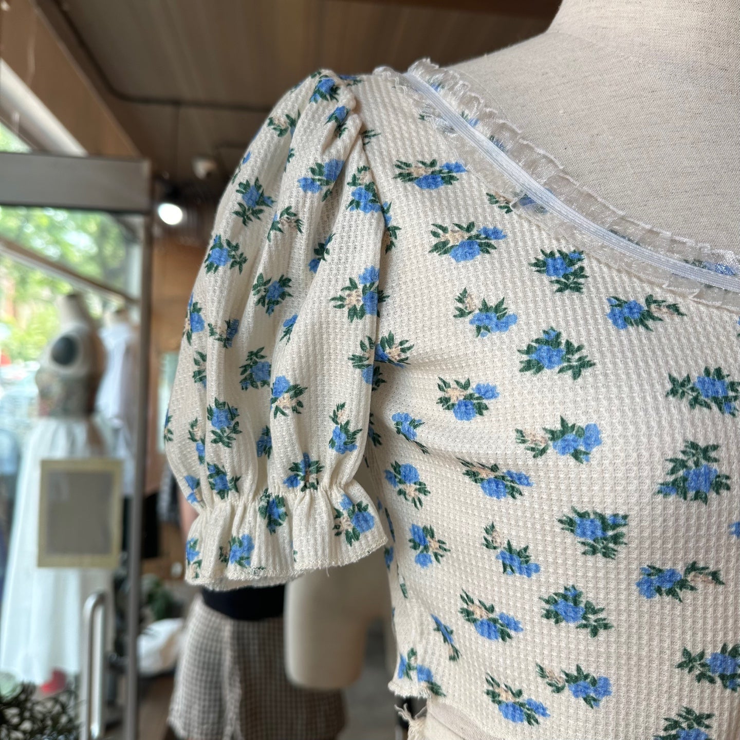 Cropped Puff Sleeve Floral Blouse