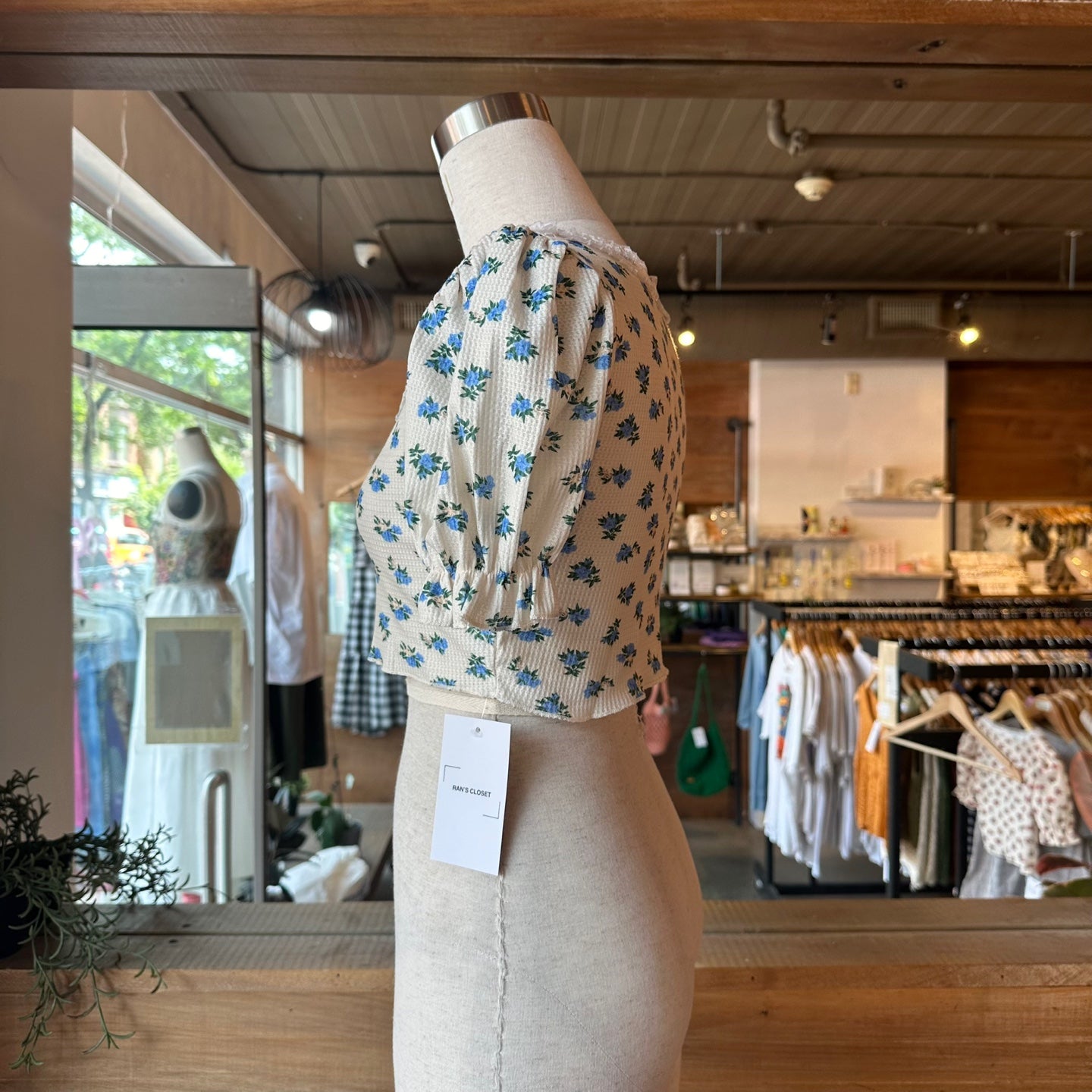 Cropped Puff Sleeve Floral Blouse