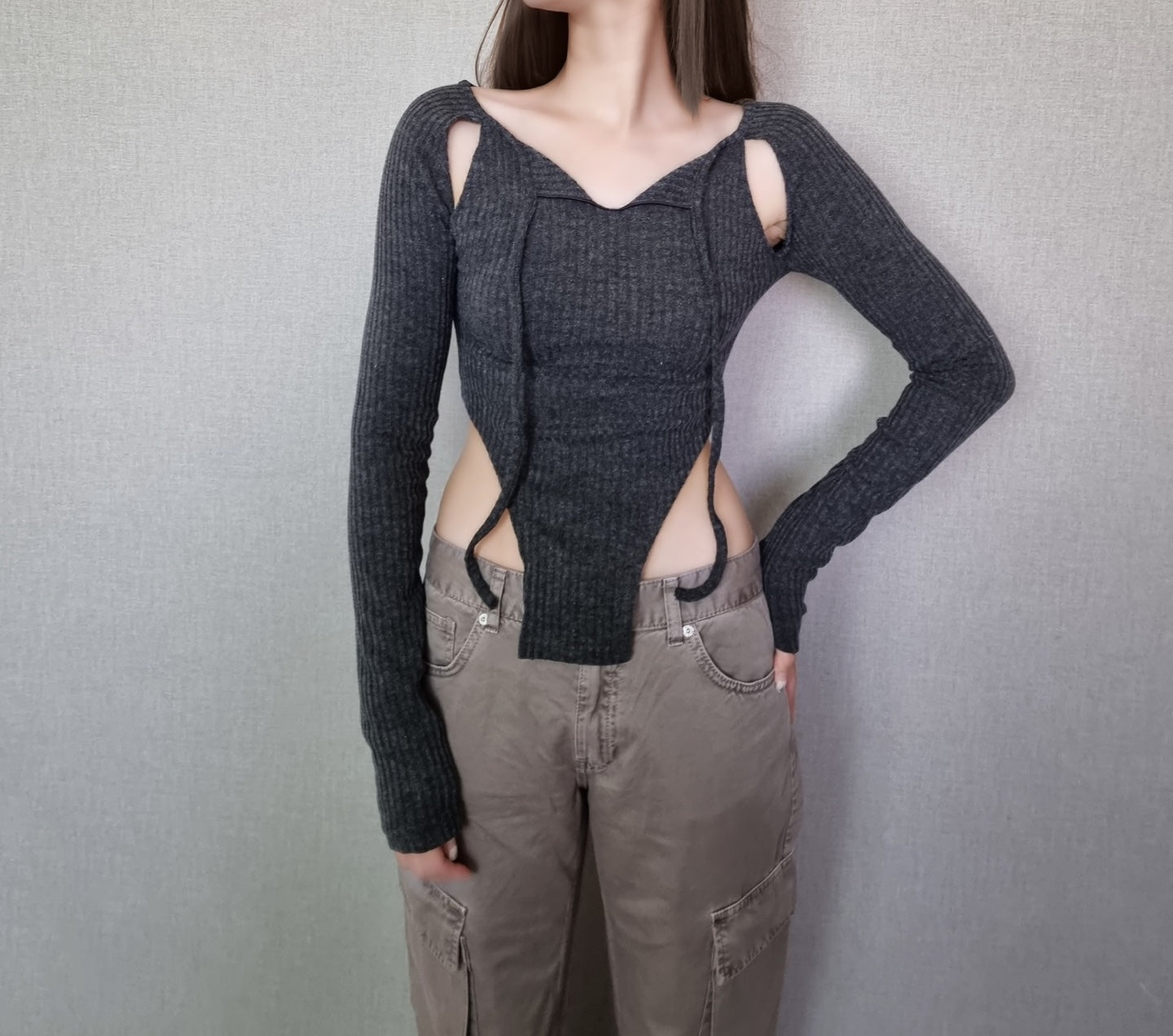 Cutout Tapered Hemline Longsleeve