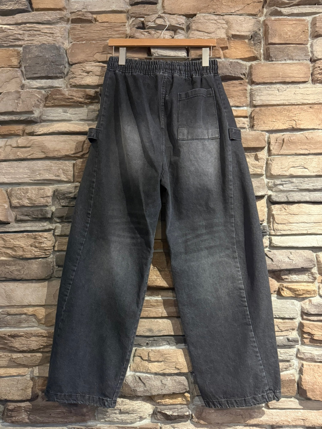 Buttoned Strap Detailed Baggy Pants