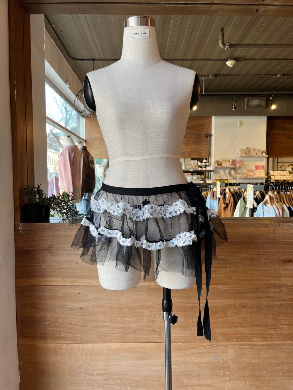 Lace Trim Layering Skirt