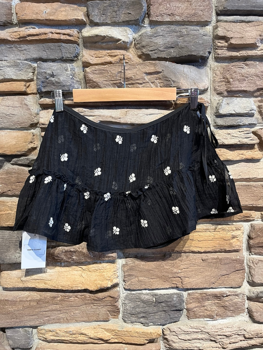 Embroidered Flowers Layering Skirt