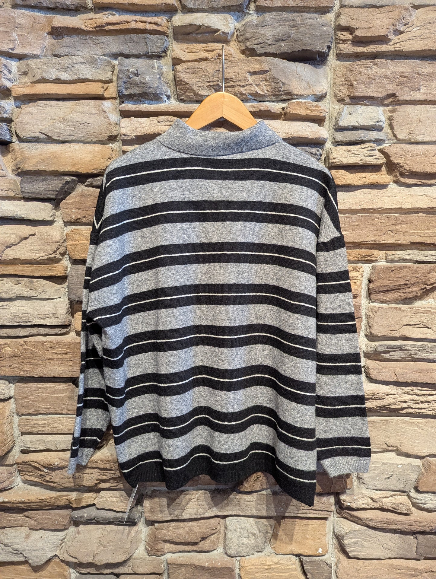 Oversized Henley Swearter