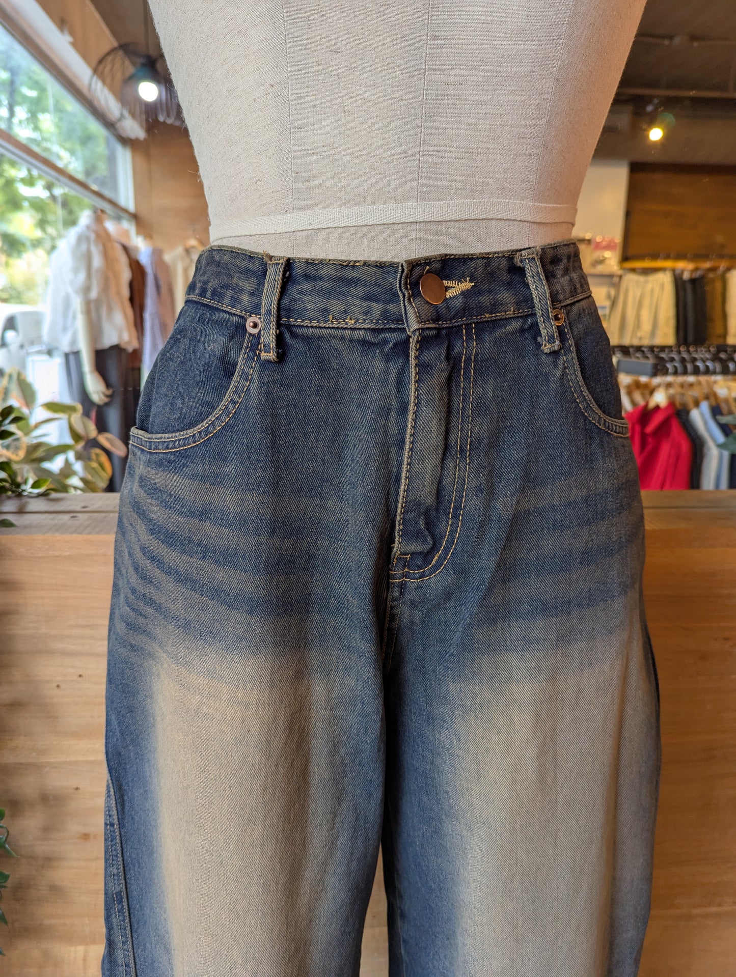 Barrel Fit Jeans