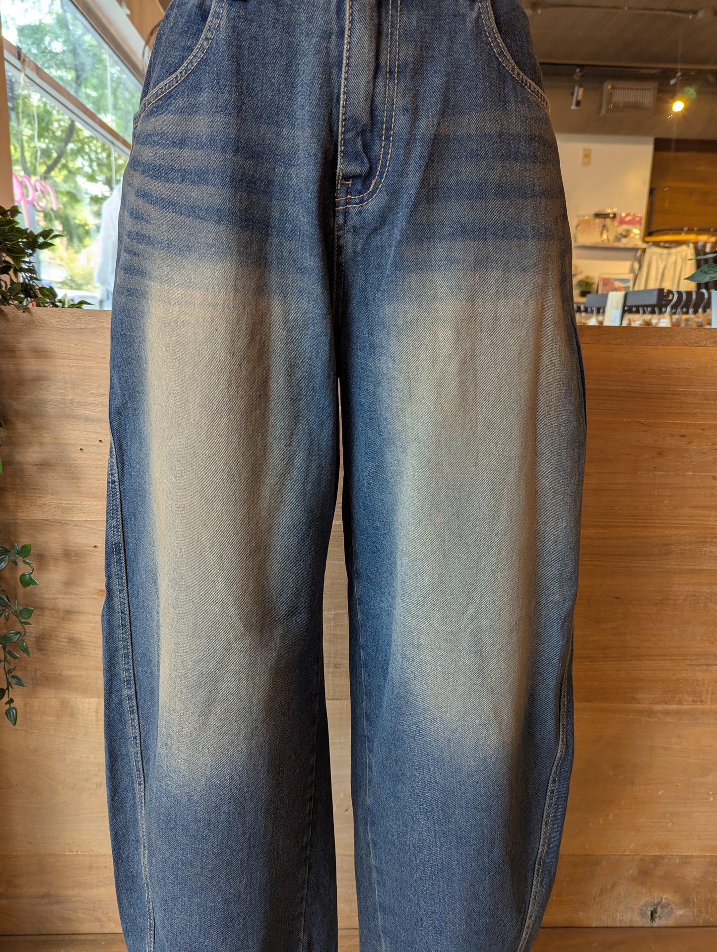 Barrel Fit Jeans