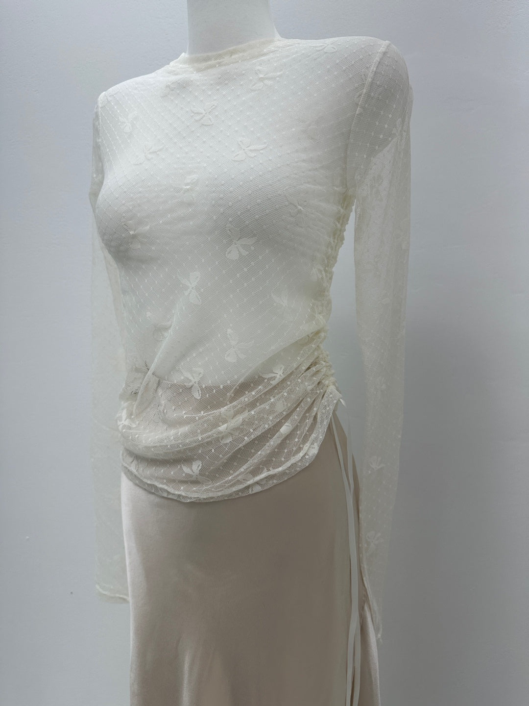Ribbon mesh string blouse