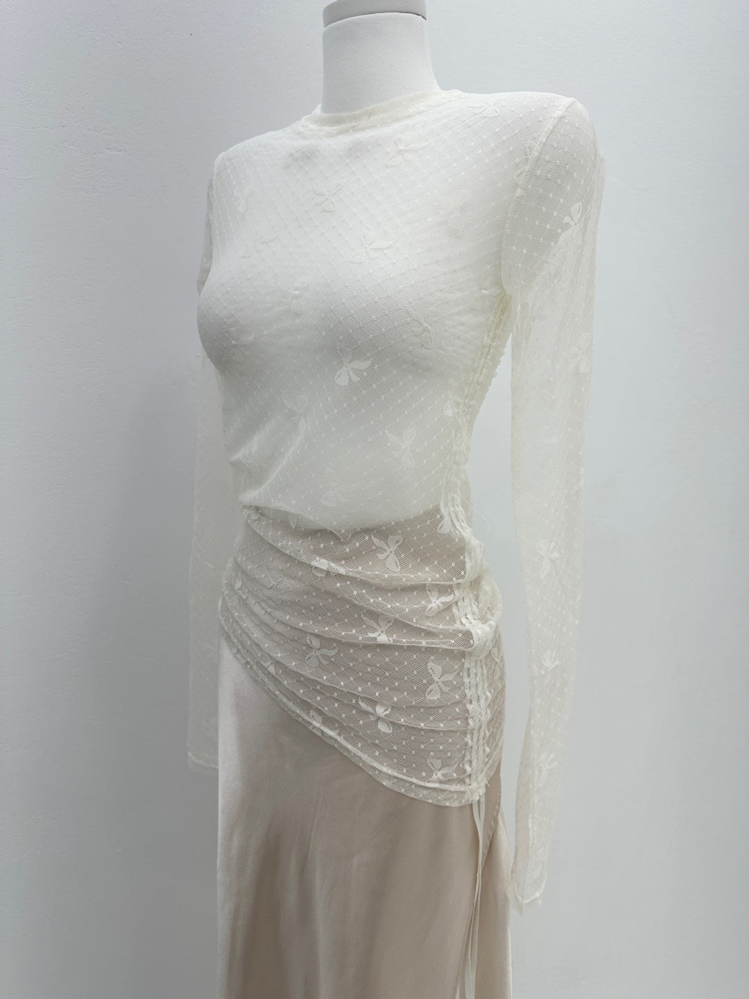 Ribbon mesh string blouse