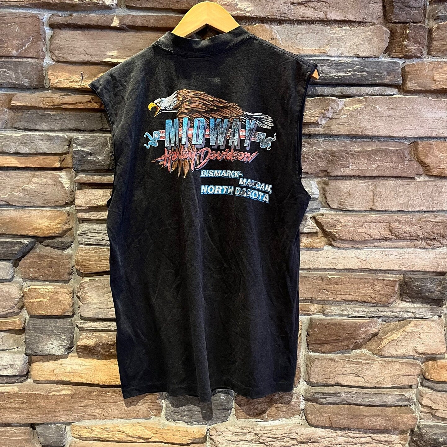 1999 "Leader of The Pack" Harley Davidson 3D Emblem Wolf Shirt | Vintage T-shirt | North Dakota Midway | Motorcycle T-shirt | SKU: STQ-3273