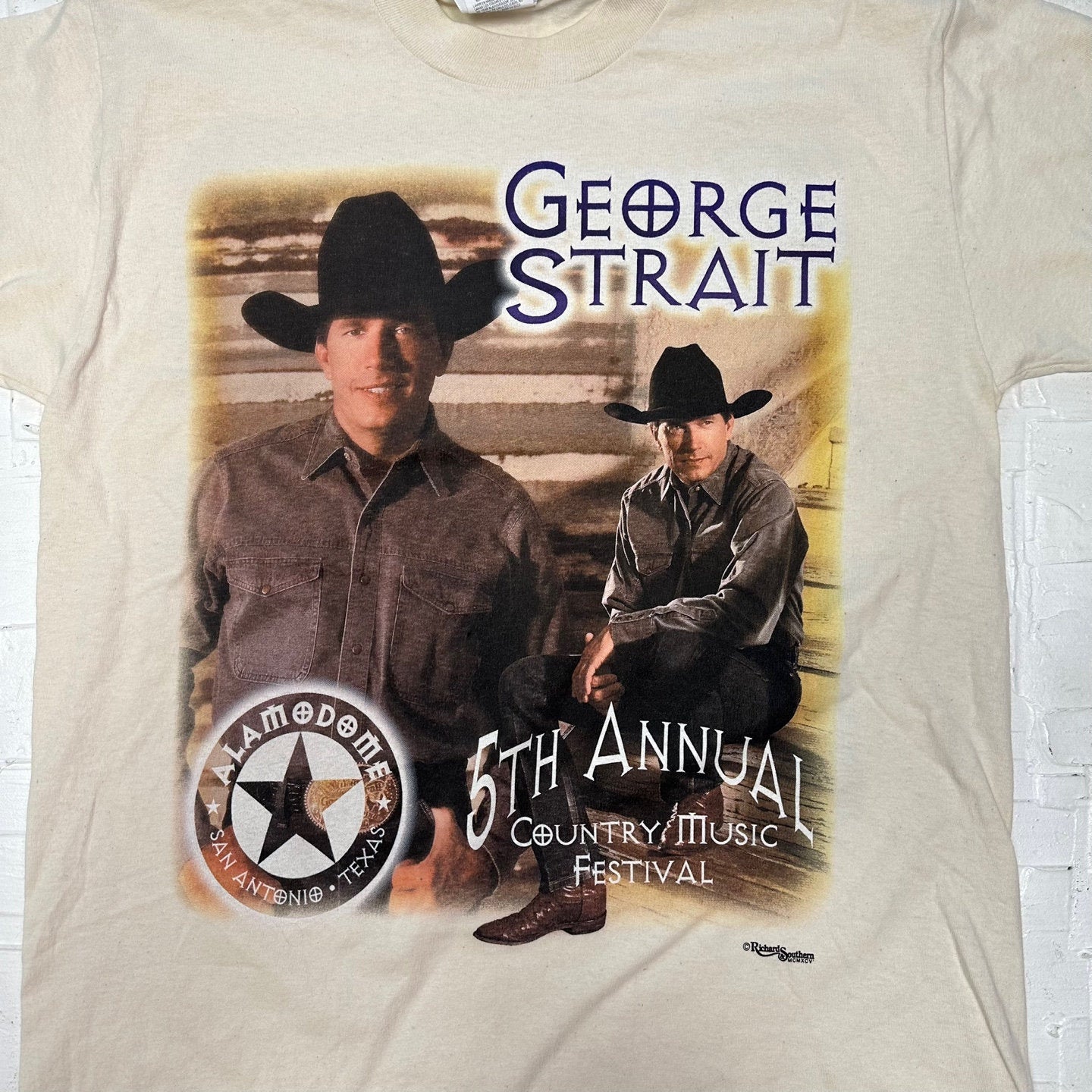 Vintage George Strait 5th Annual Country Music Festival Graphic T-Shirt | Vintage Band T-Shirt | George Strait | Size M | SKU NPC-1006 |