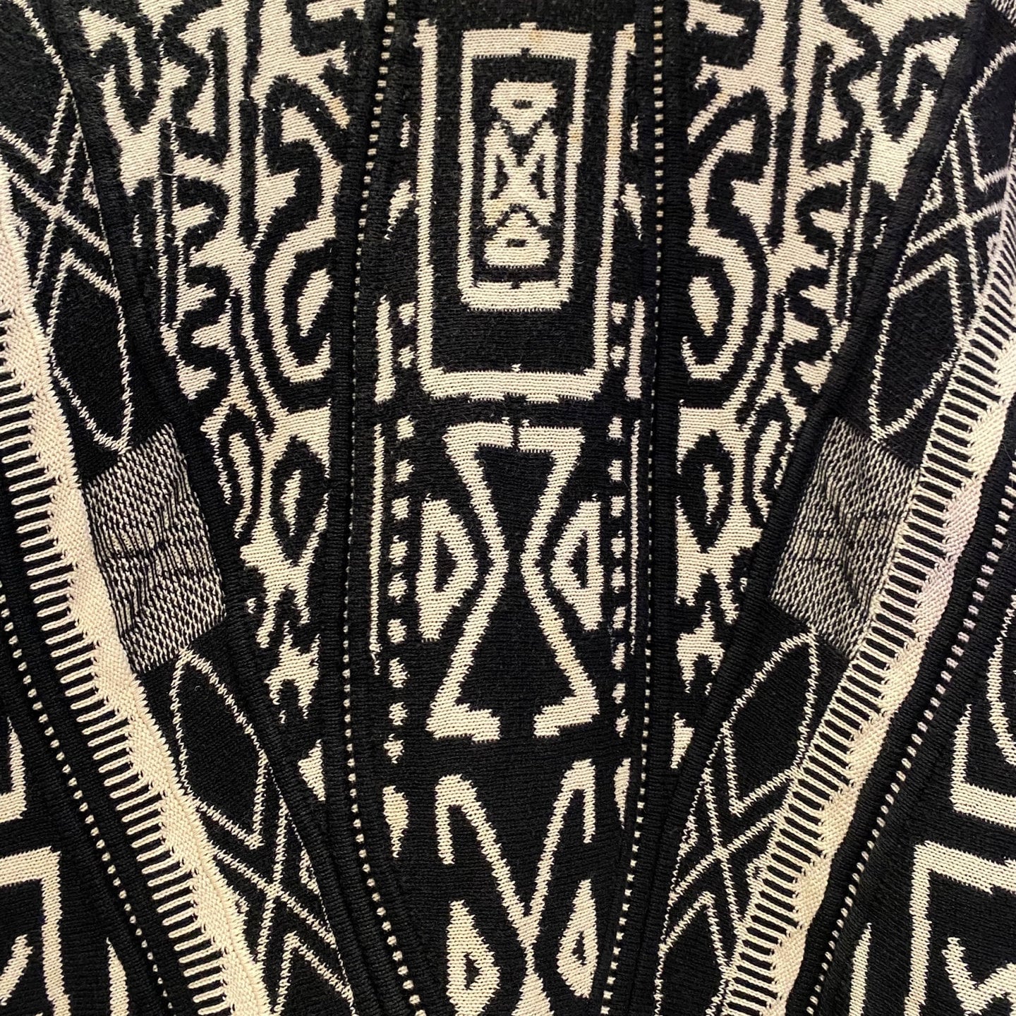 Vintage Tosani Black and White Geometric Print 3D Knit Sweater | Vintage Sweater | Tosani Abstract Sweater | Made in Canada | NPQ-2083