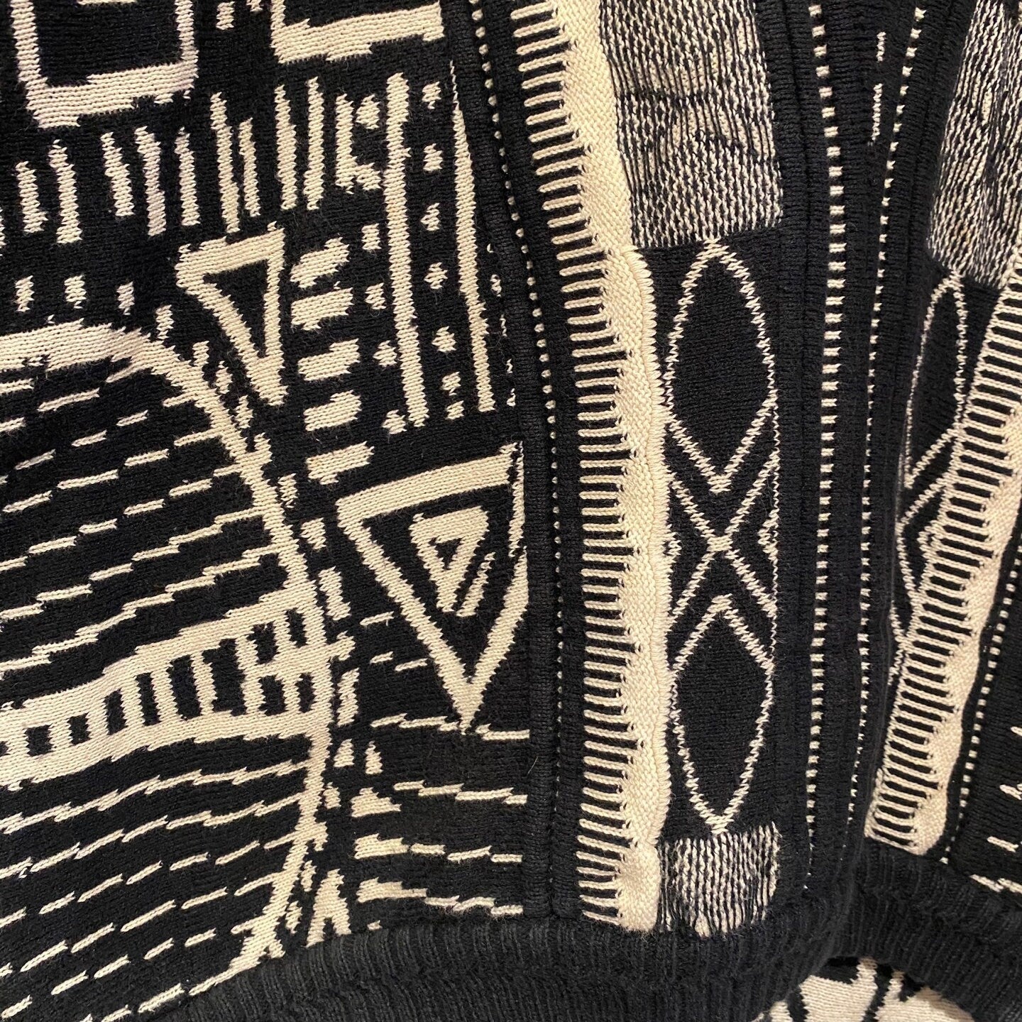 Vintage Tosani Black and White Geometric Print 3D Knit Sweater | Vintage Sweater | Tosani Abstract Sweater | Made in Canada | NPQ-2083