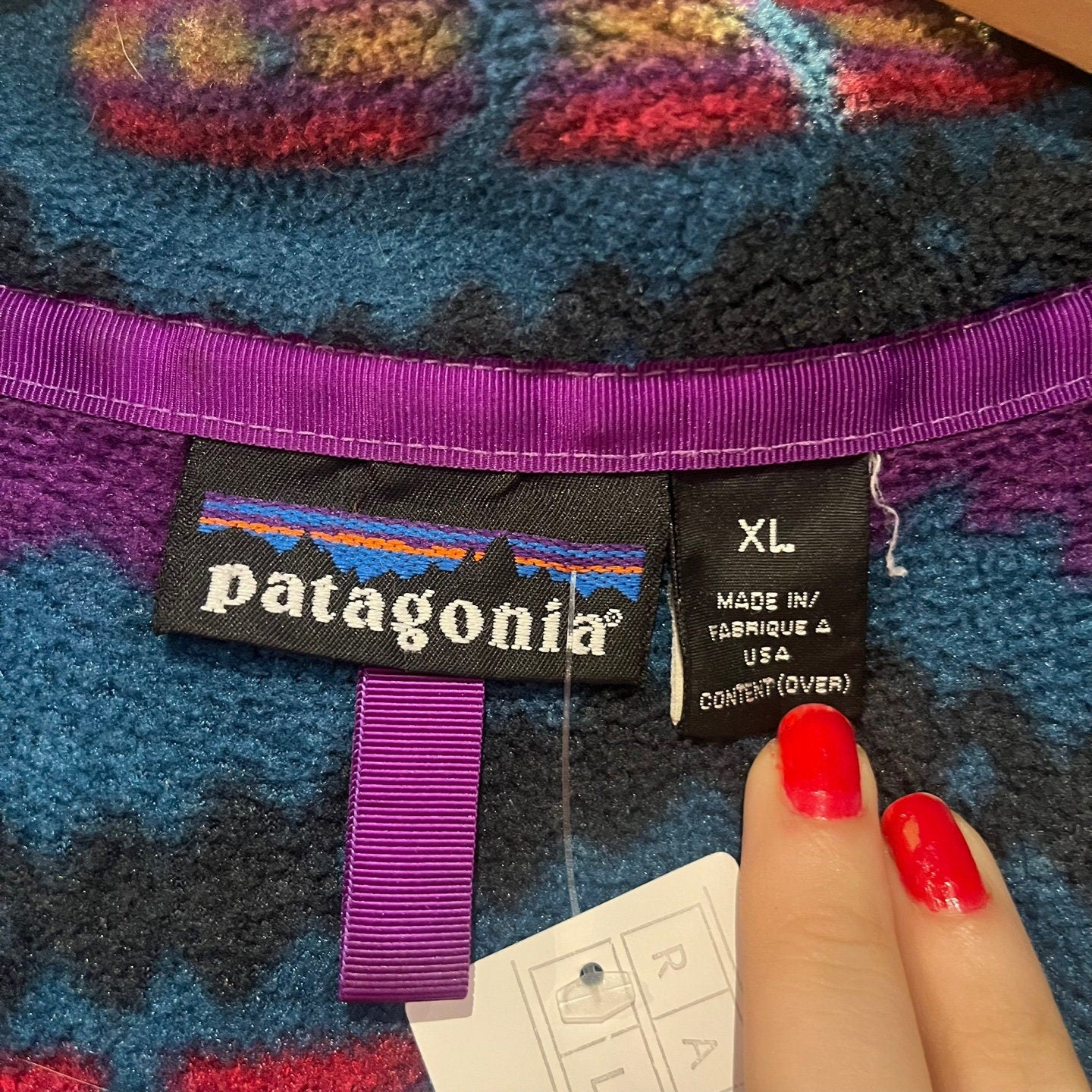Vintage Patagonia Fleece With Geometric Zig-Zag Pattern and Snap Closure | Vintage Purple Sweater | Made in USA | Size XL | STQ-3342