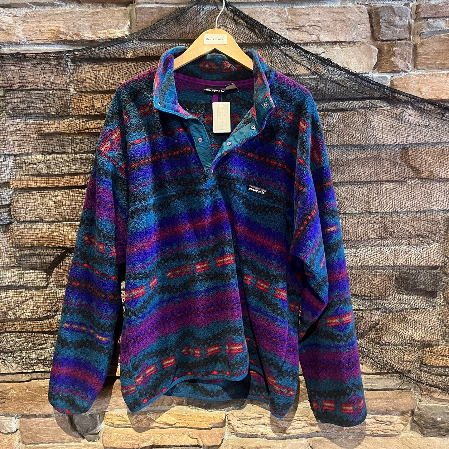 Vintage Patagonia Fleece With Geometric Zig-Zag Pattern and Snap Closure | Vintage Purple Sweater | Made in USA | Size XL | STQ-3342