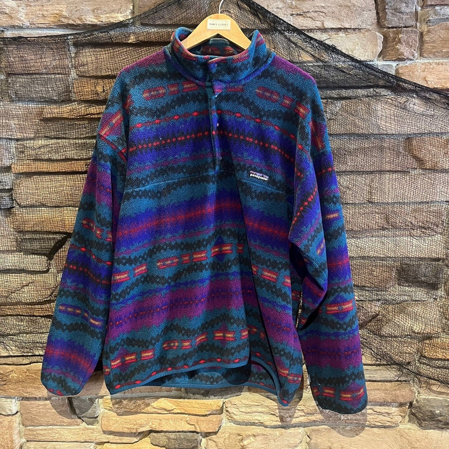 Vintage Patagonia Fleece With Geometric Zig-Zag Pattern and Snap Closure | Vintage Purple Sweater | Made in USA | Size XL | STQ-3342