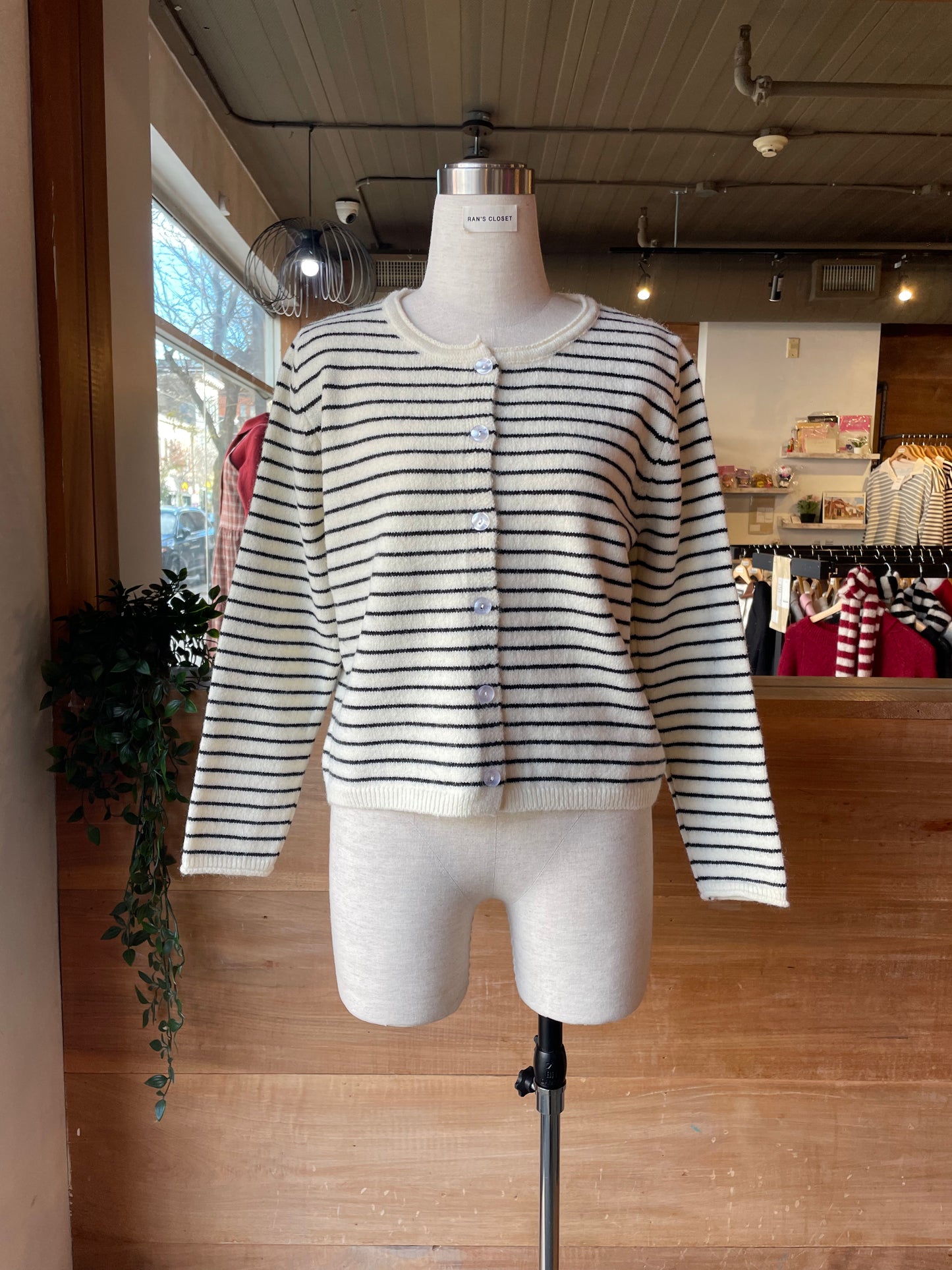 Boxy Scoop neck Cardigan