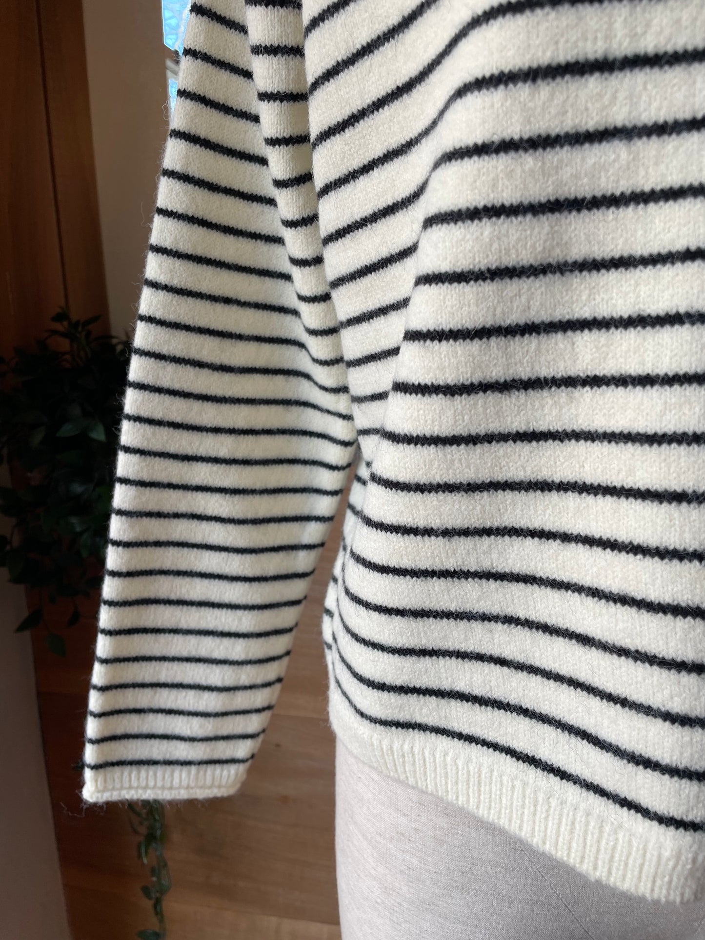 Boxy Scoop neck Cardigan