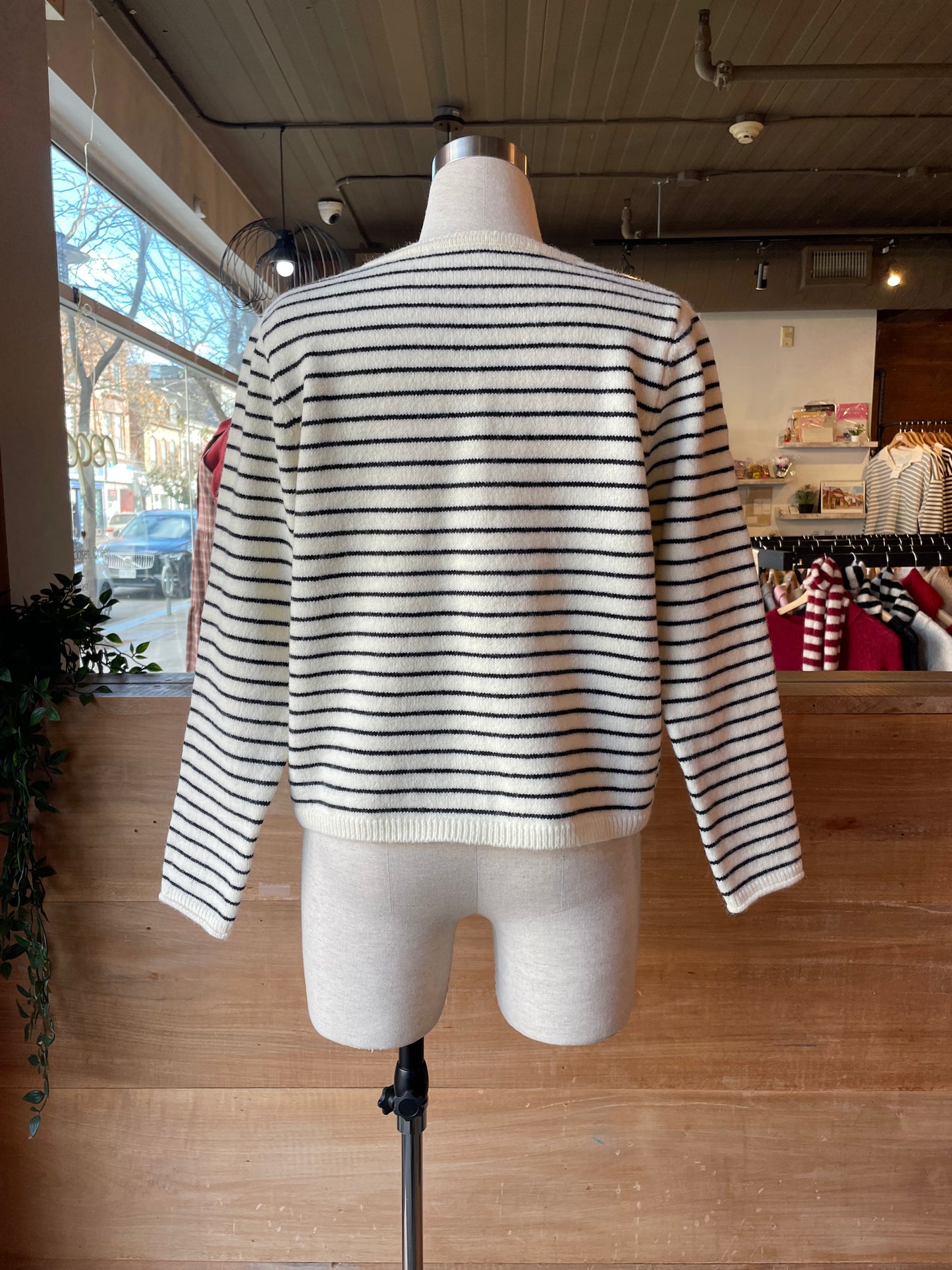 Boxy Scoop neck Cardigan