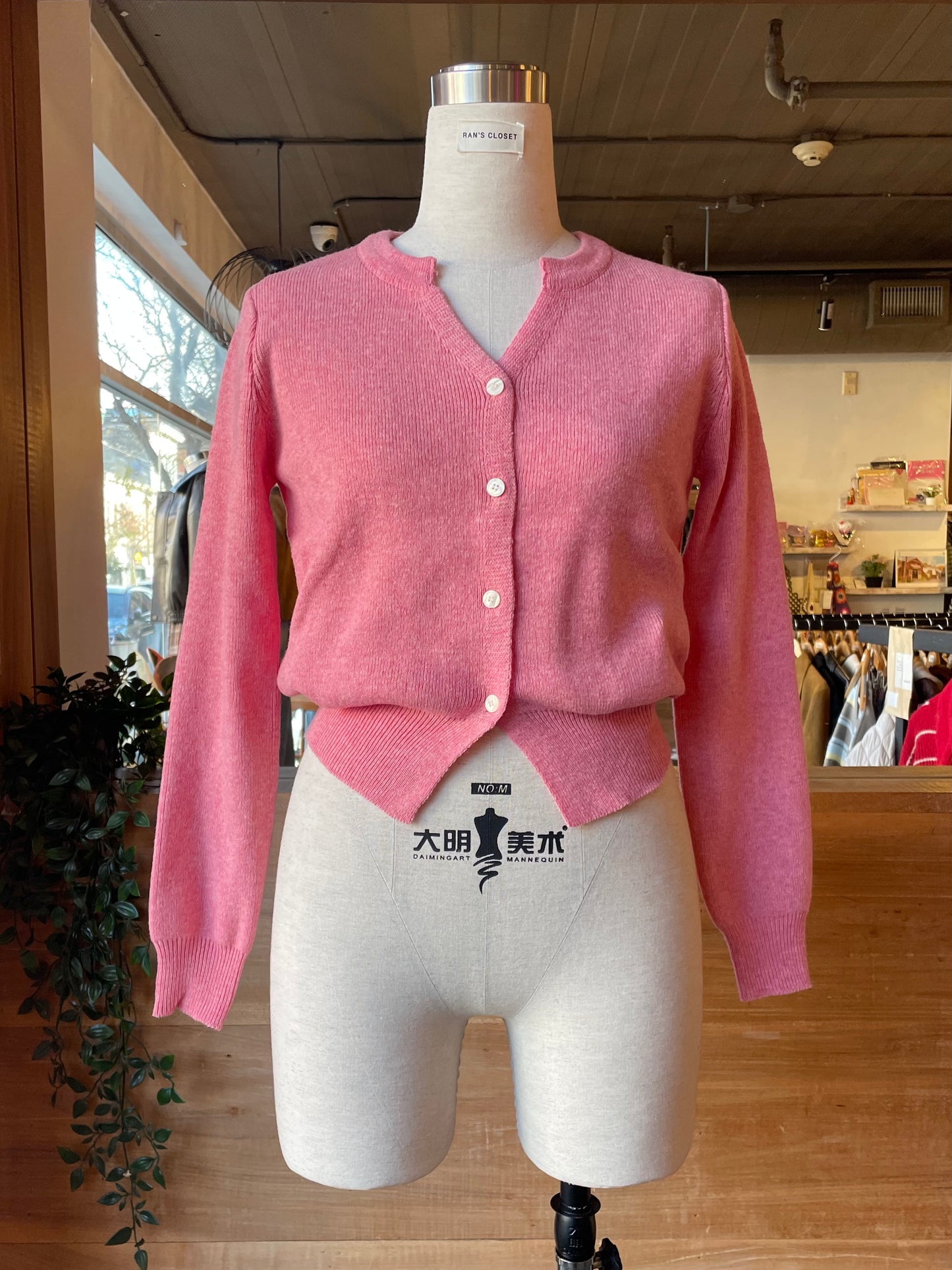 Scoop V-neck Cardigan