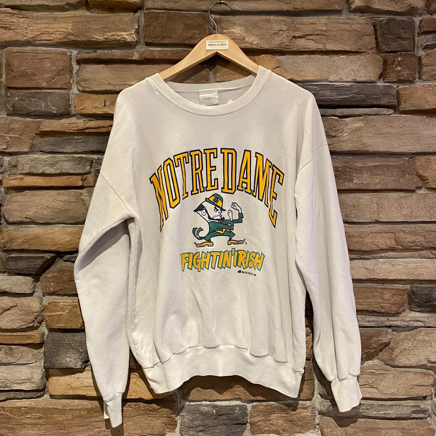 Vintage 1990 Notre Dame Fightin' Irish Graphic Sweatshirt