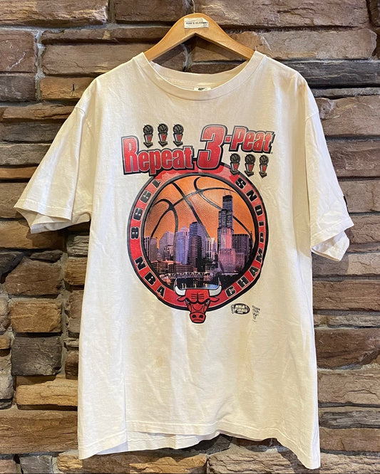 Vintage 1998 NBA Chicago Bulls Championships "Repeat 3-Peat" Graphic T-shirt