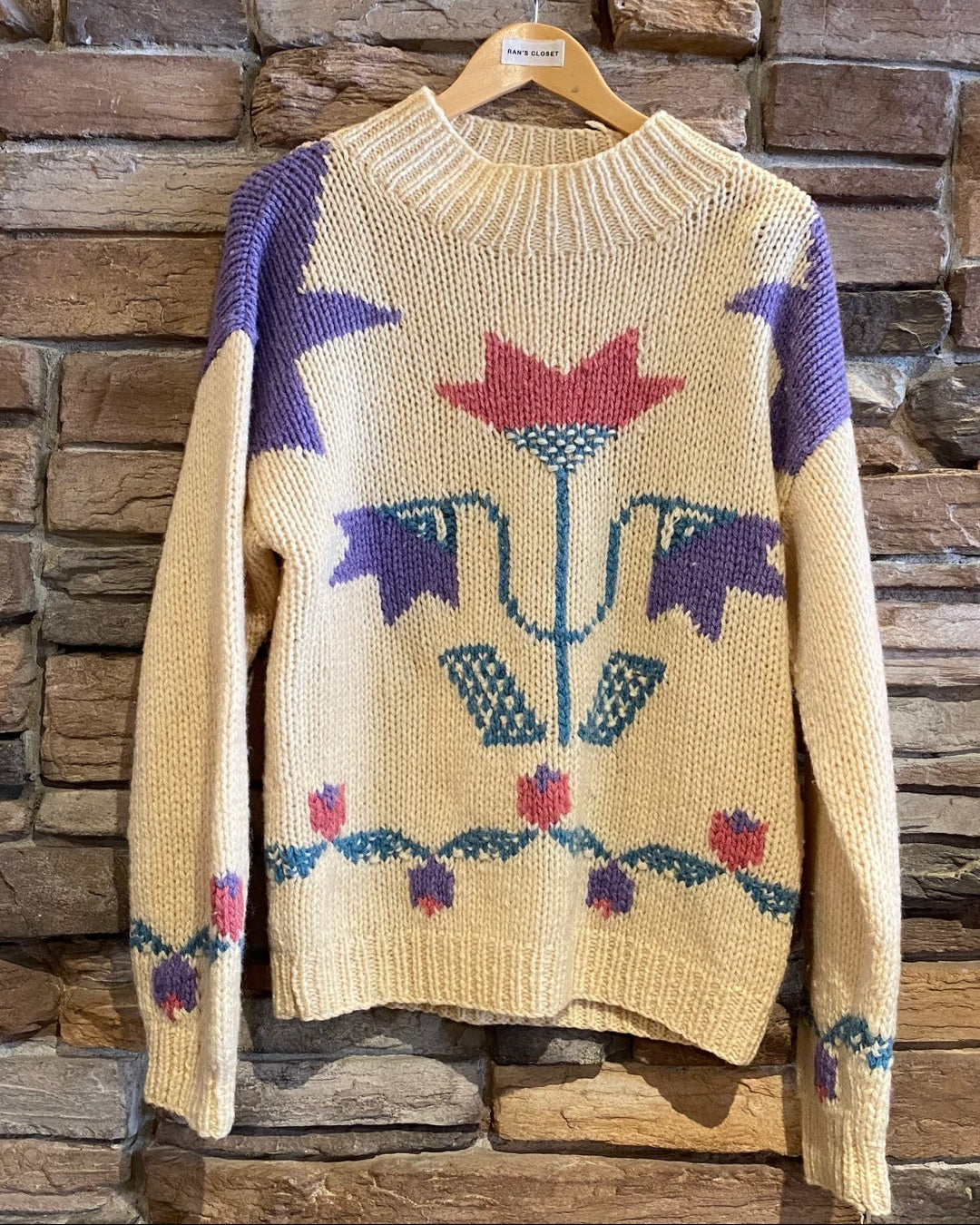 Vintage Woolrich Knit Cream Sweater with Flower Design