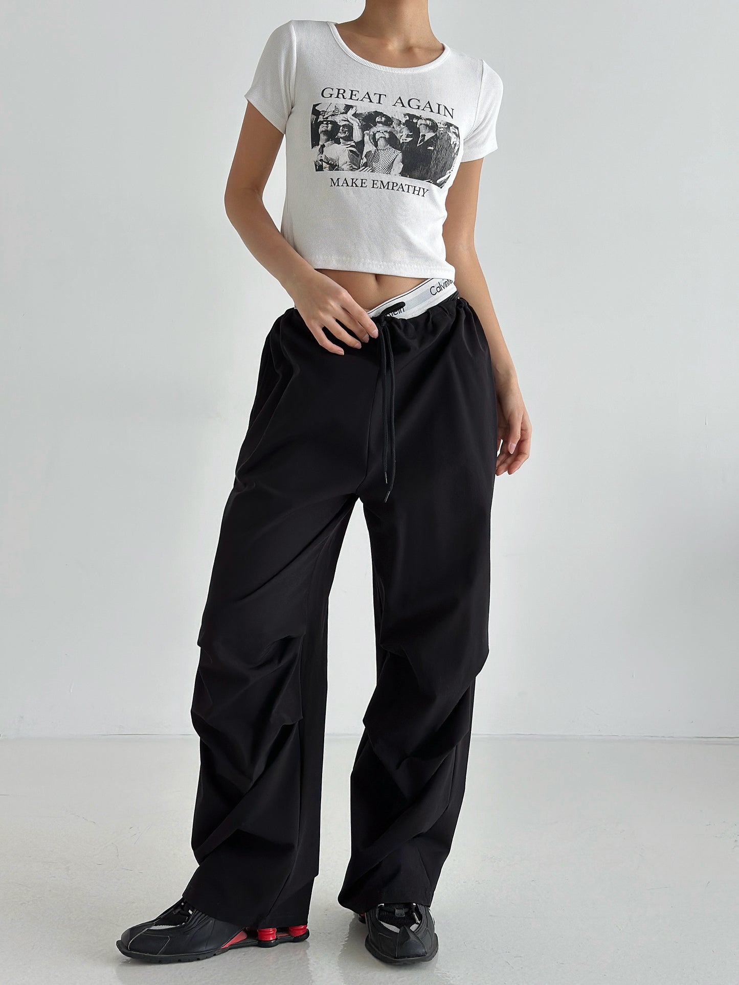 Drawstring pleated knee casual pants