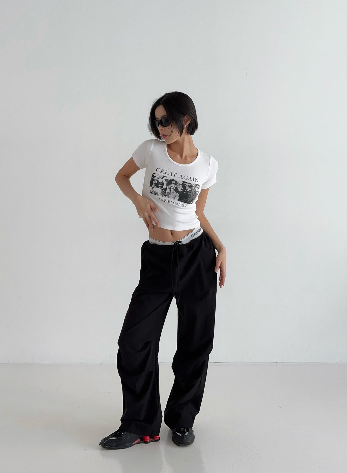 Drawstring pleated knee casual pants