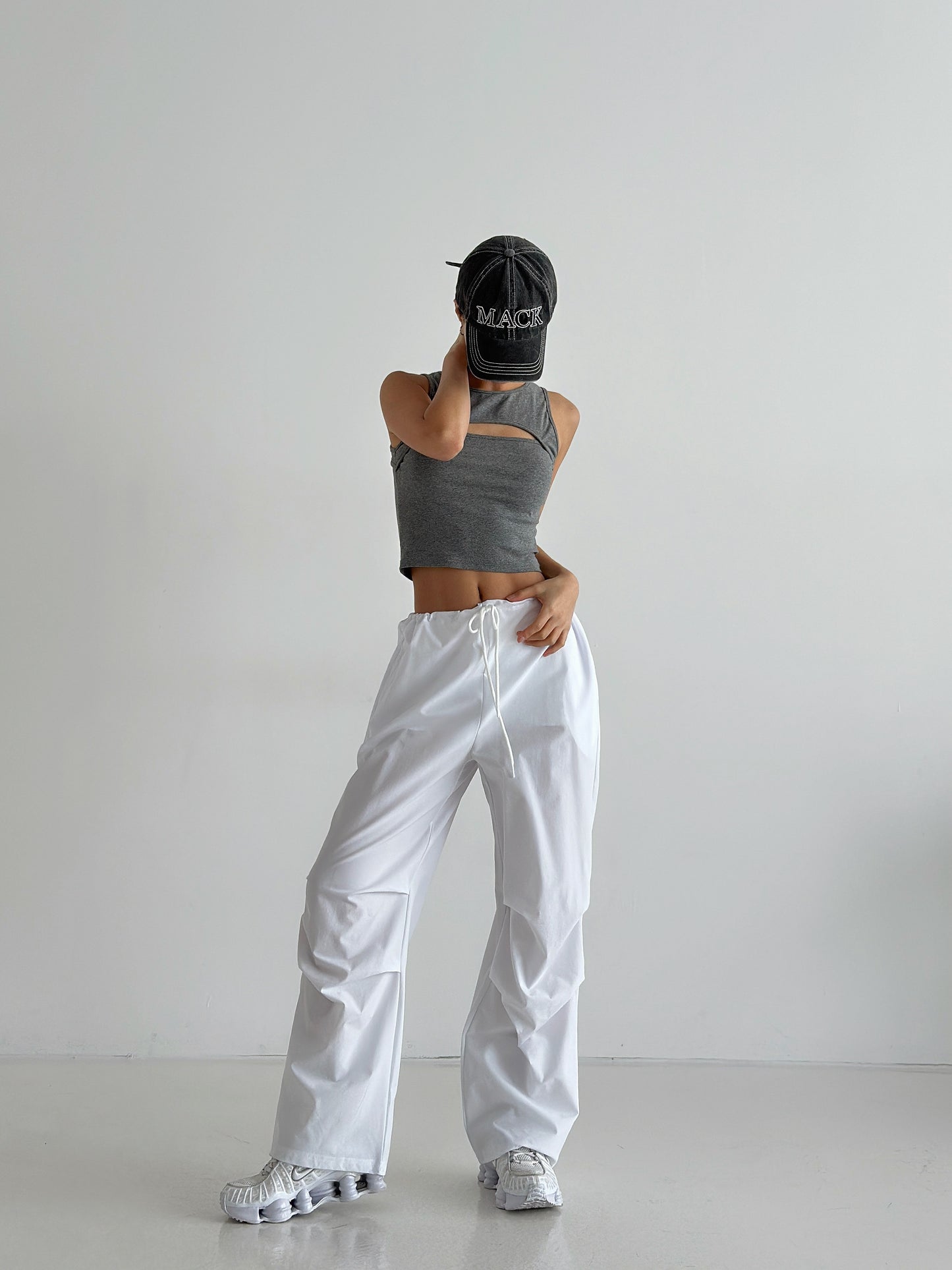 Drawstring pleated knee casual pants