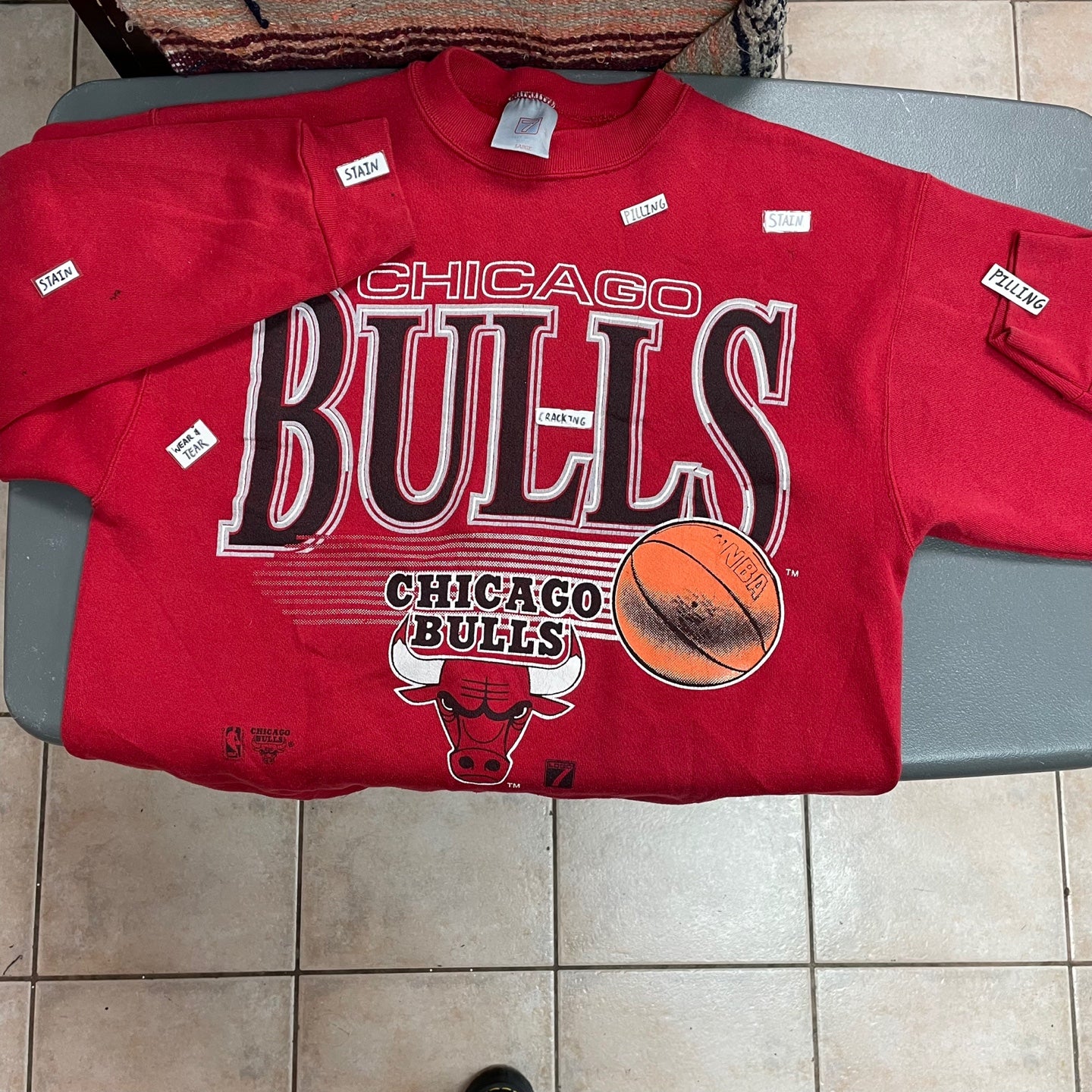 Vintage Logo 7 NBA Chicago Bulls Basketball Sweatshirt