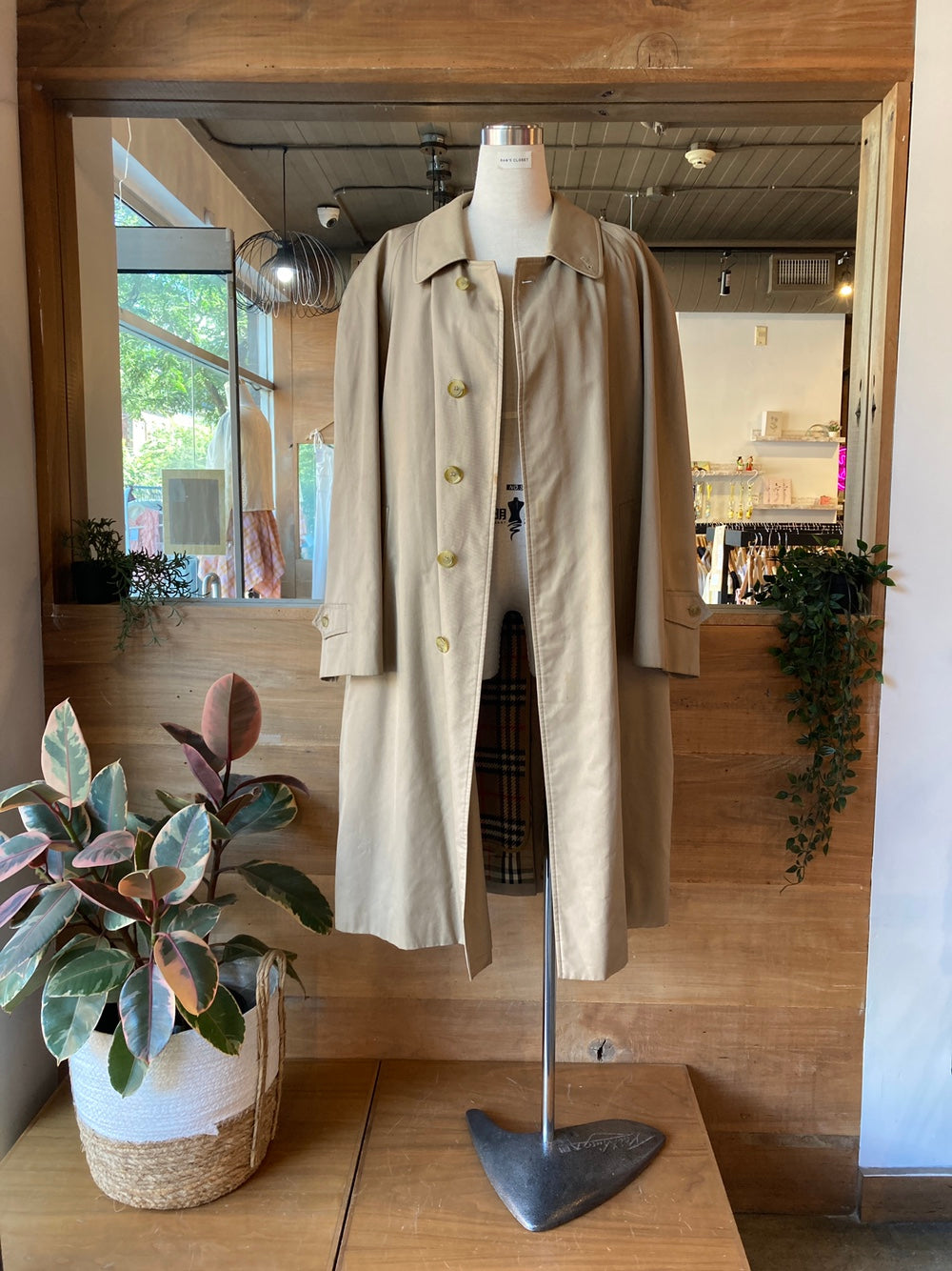 Vintage Burberry Classic Khaki Trench Coat | Vintage Coat | Burberry London Classic Trench Coat | Removable Lining | NPQ-2171