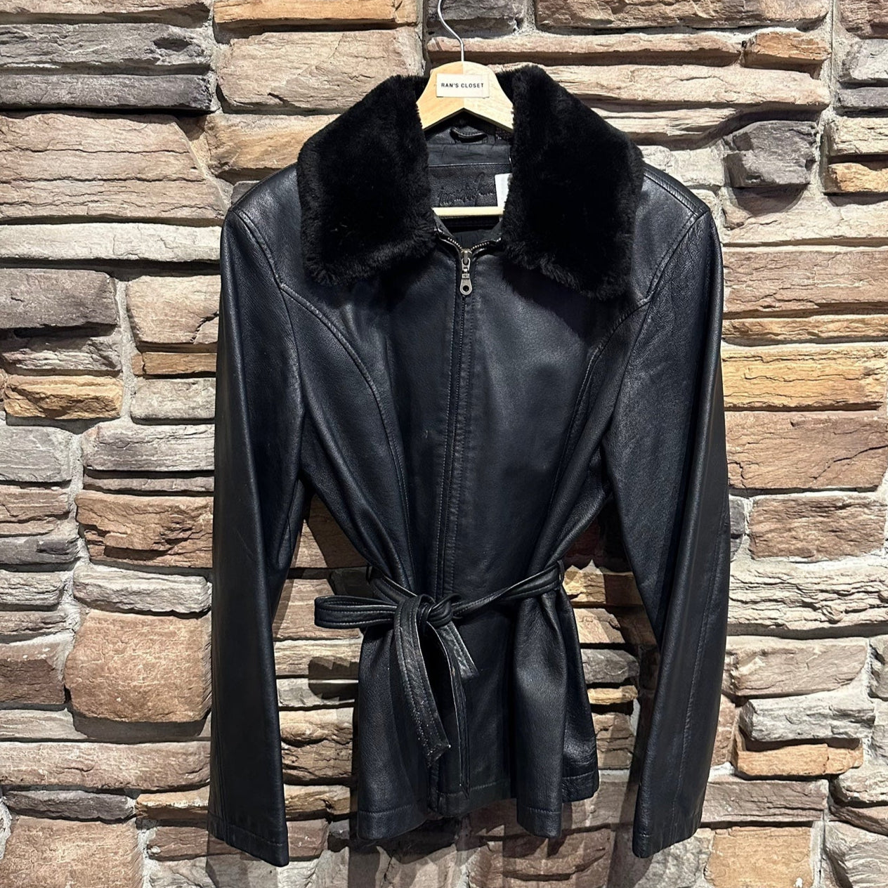 Vintage Leather Jacket with Detachable Fur Collar