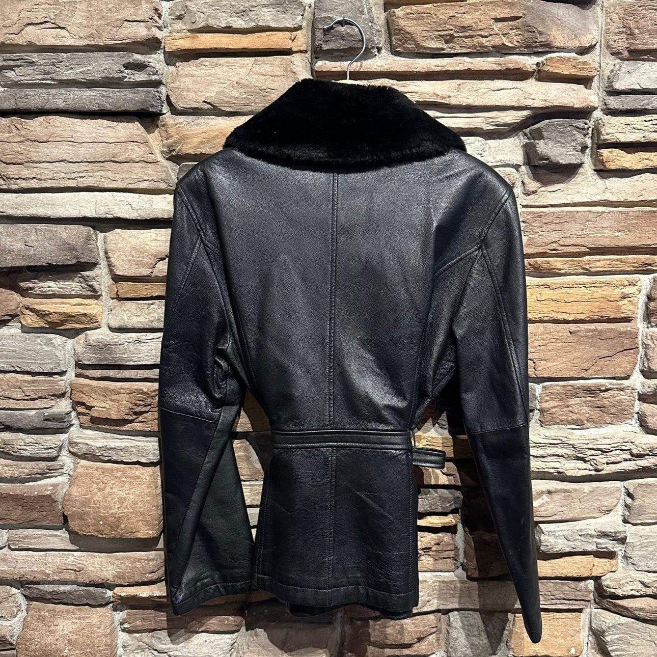 Vintage Leather Jacket with Detachable Fur Collar