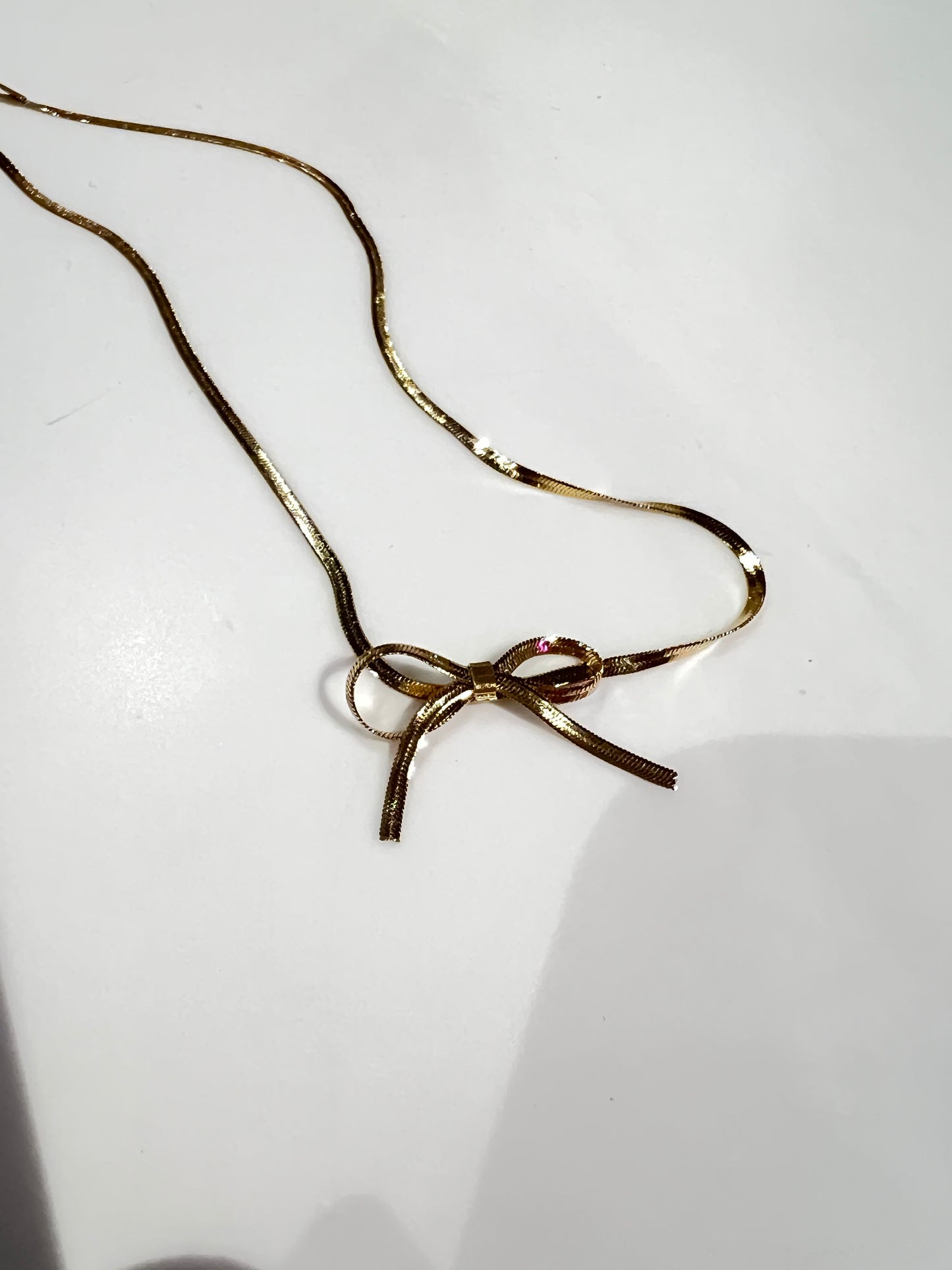 Short Bow Necklace