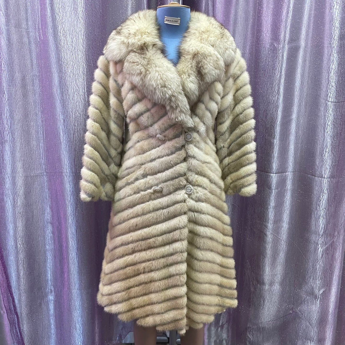 Vintage Ivory Fur Coat with Large Collar