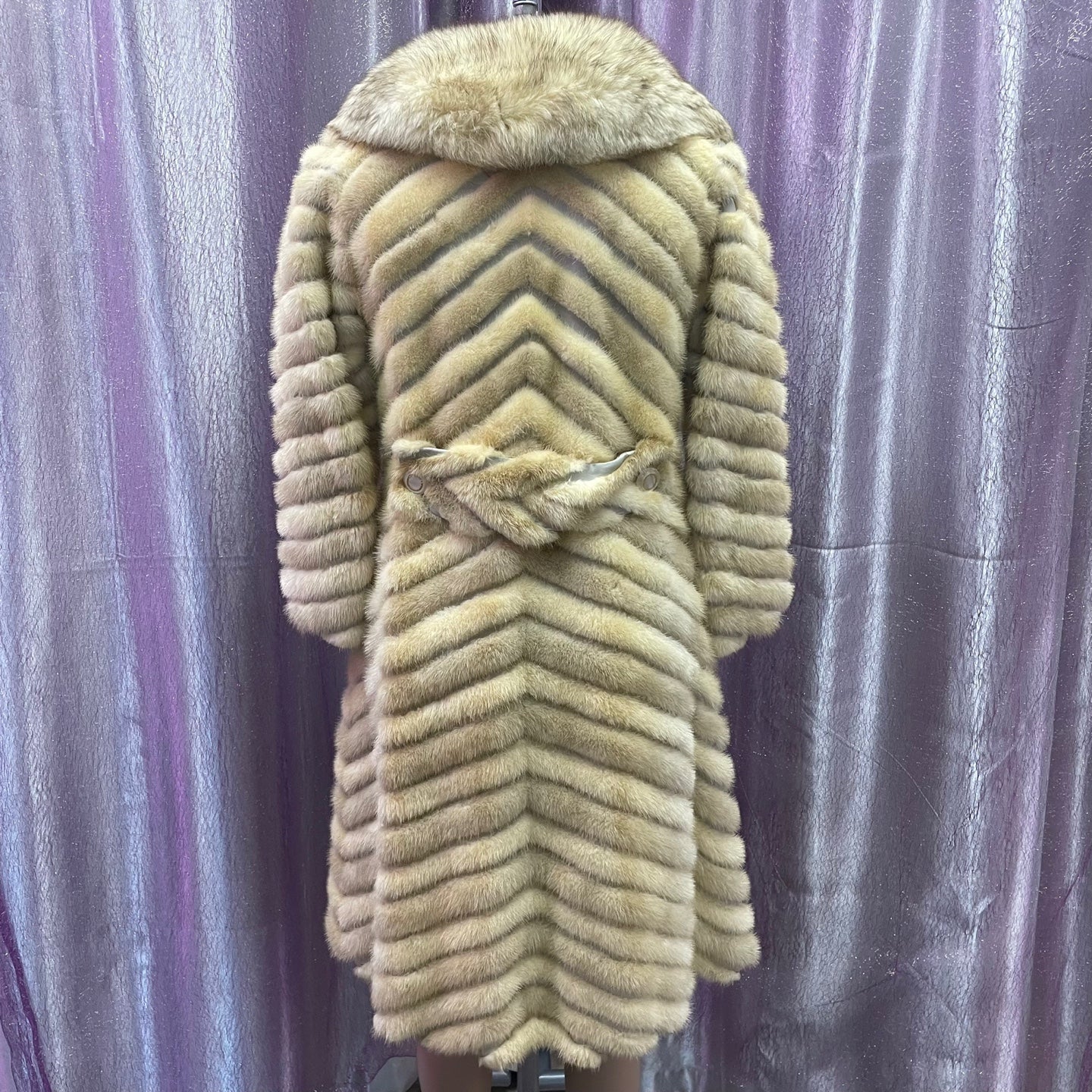 Vintage Ivory Fur Coat with Large Collar