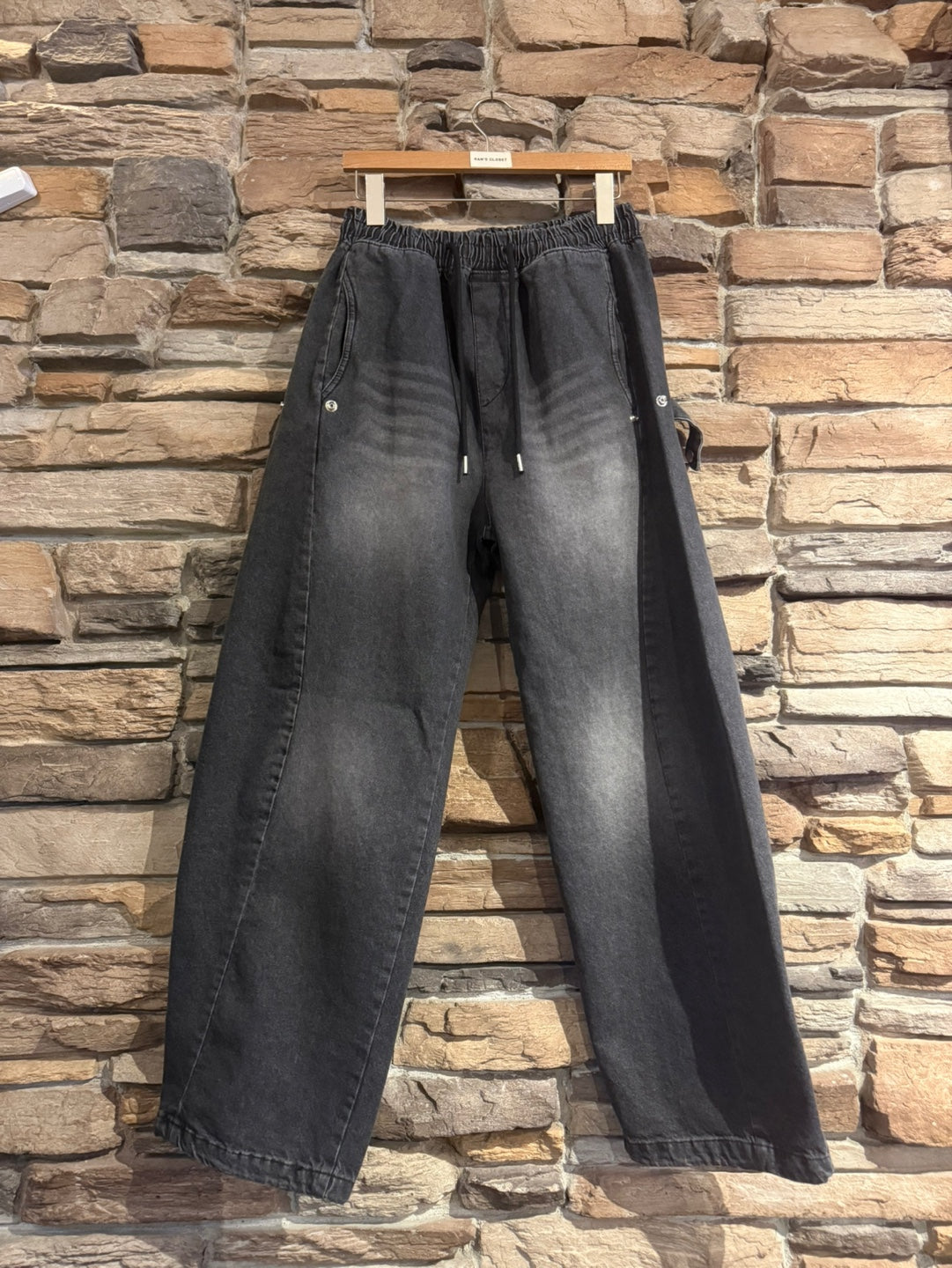Buttoned Strap Detailed Baggy Pants