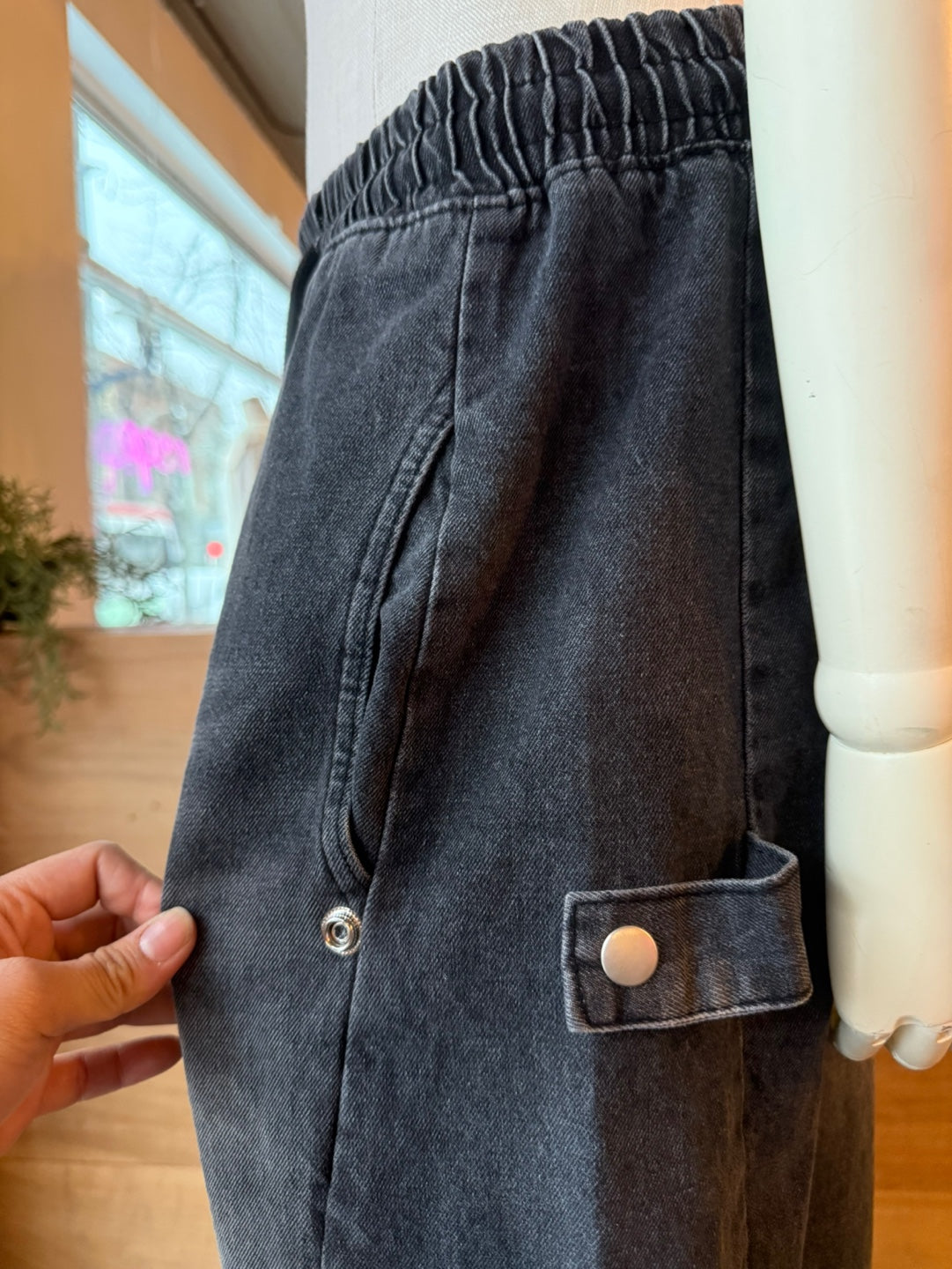 Buttoned Strap Detailed Baggy Pants