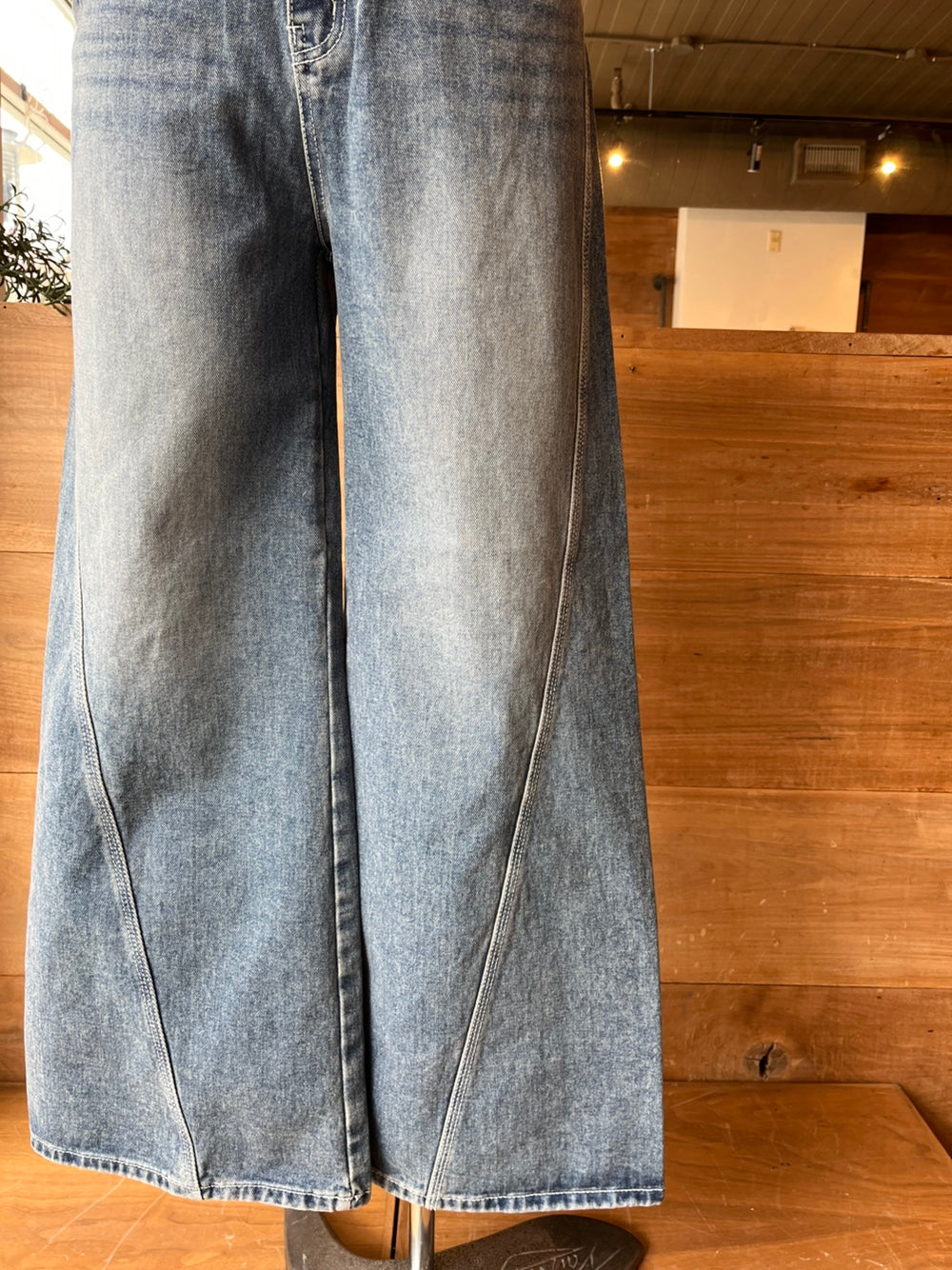 Women's Wide Leg Jeans