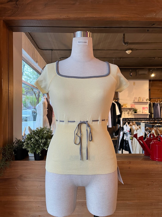 Knit Contrast Trim Top