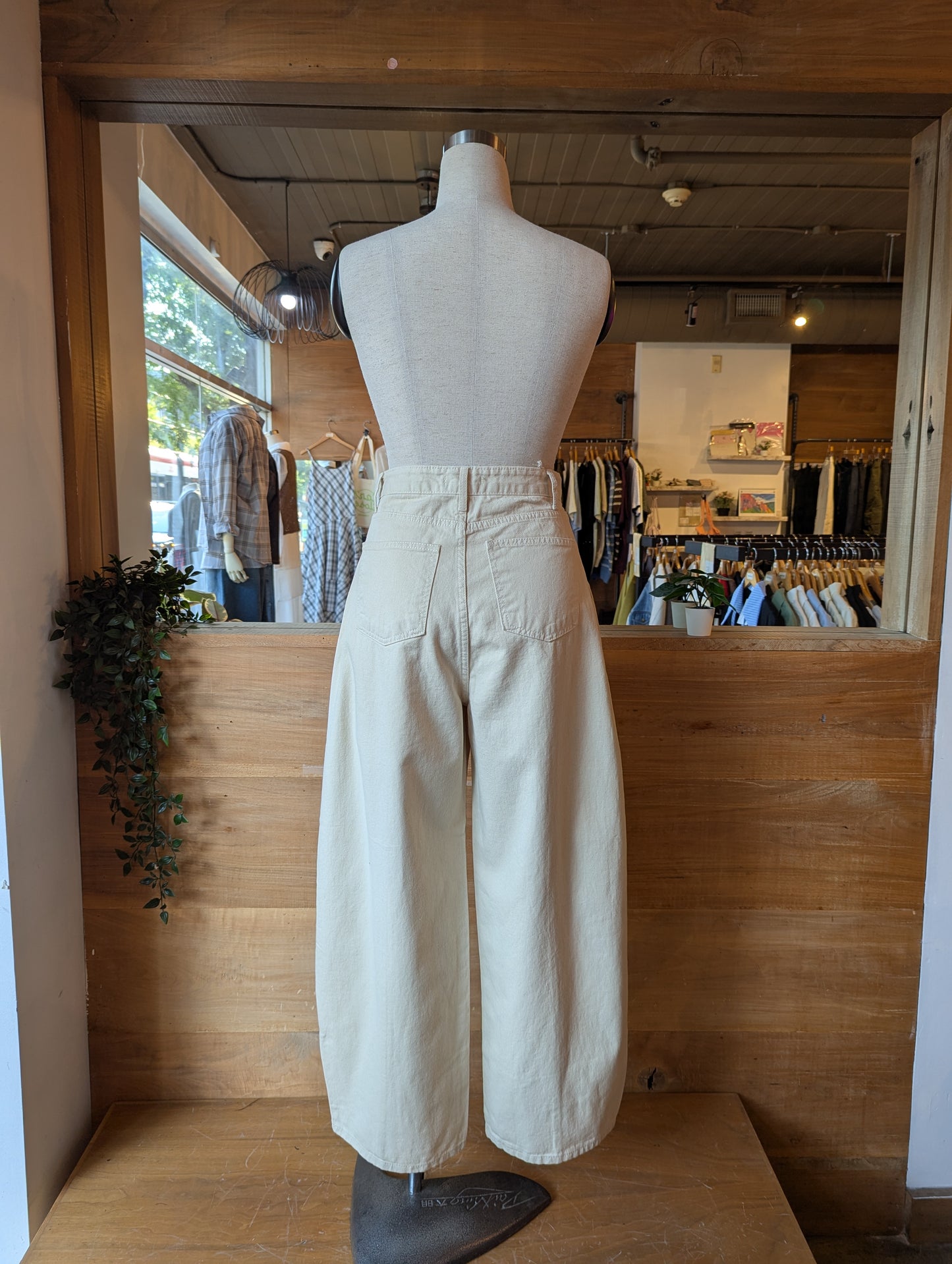 Barrel Fit Women's Pants