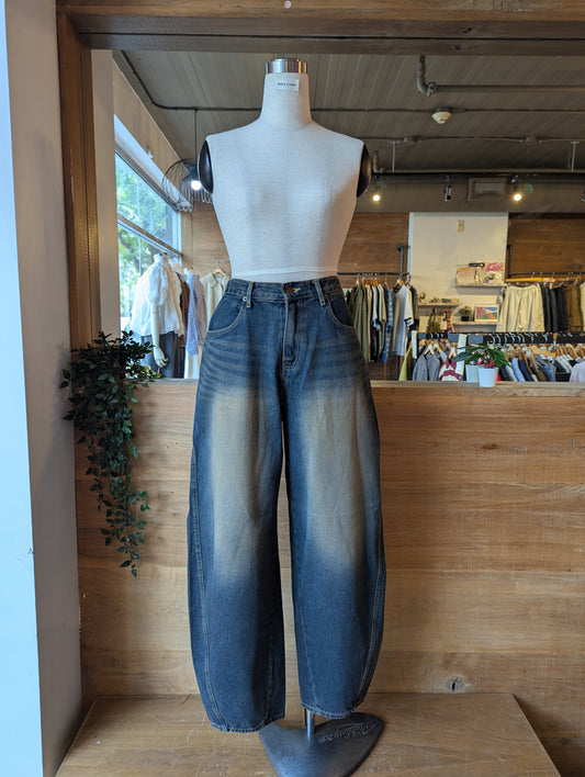 Barrel Fit Jeans