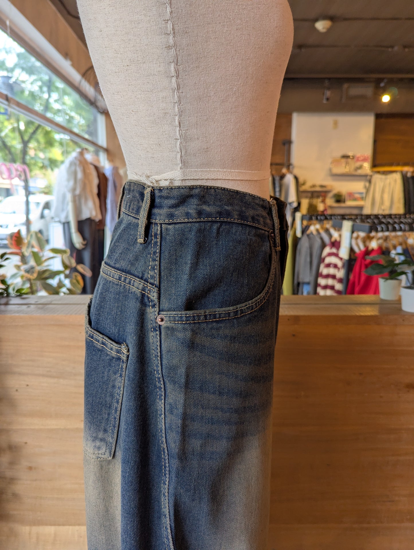 Barrel Fit Jeans