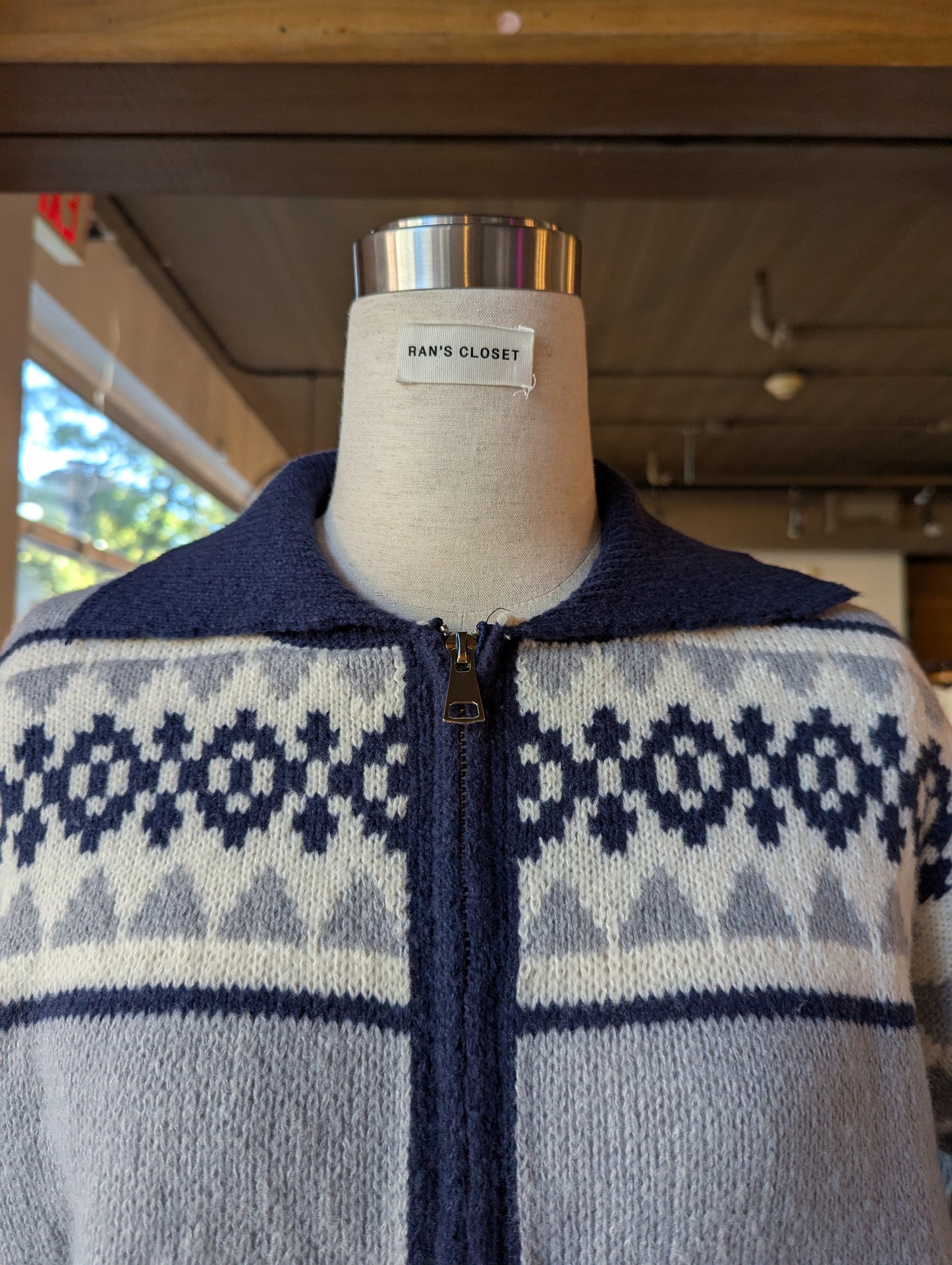 Cropped geometric pattern zip up sweater