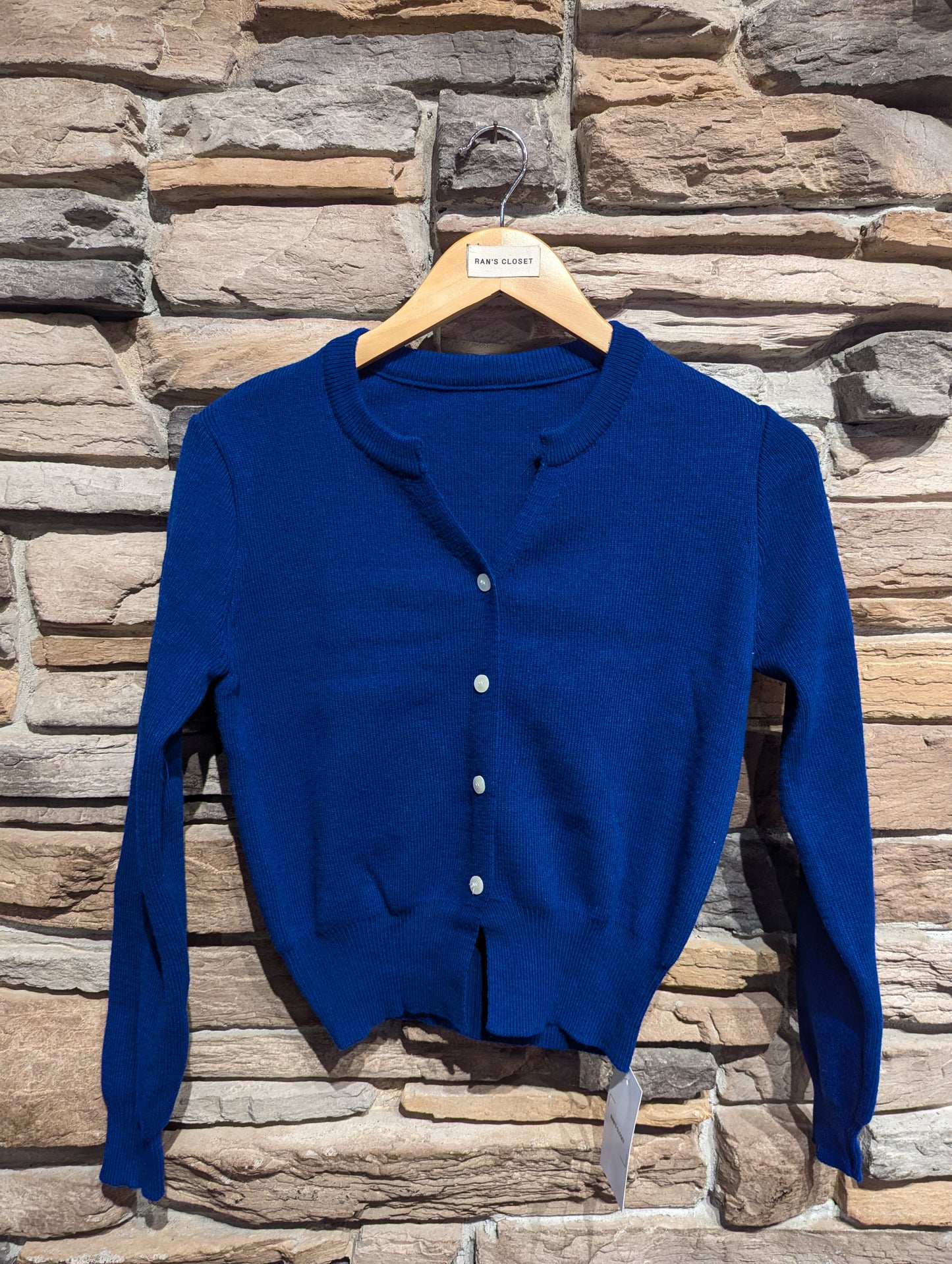 Scoop V-neck Cardigan